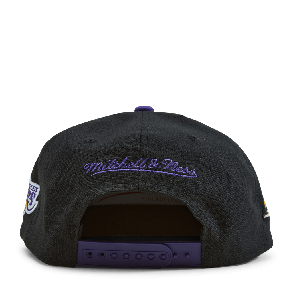 MENS MITCHELL & NESS NBA THE FINALS SNAPBACK LAKERS - BLACK-PURPLE