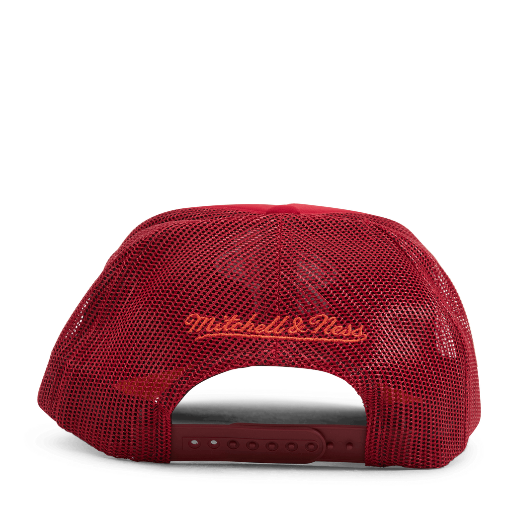 Mens Mitchell & Ness NBA PUFF THE MAGIC TRUCKER HWC HEAT