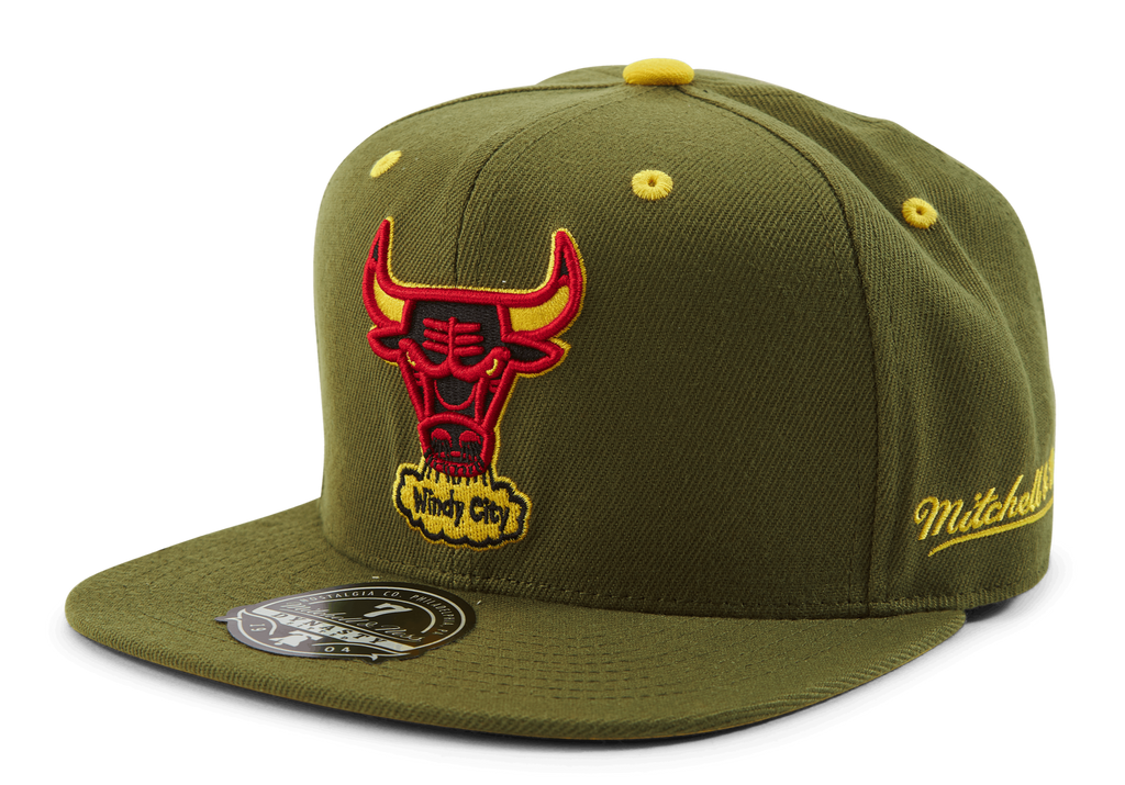 MENS MITCHELL & NESS NBA DUSTY OLIVE FITTED HWC BULLS