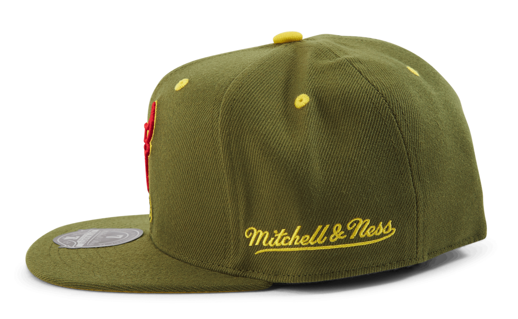 MENS MITCHELL & NESS NBA DUSTY OLIVE FITTED HWC BULLS