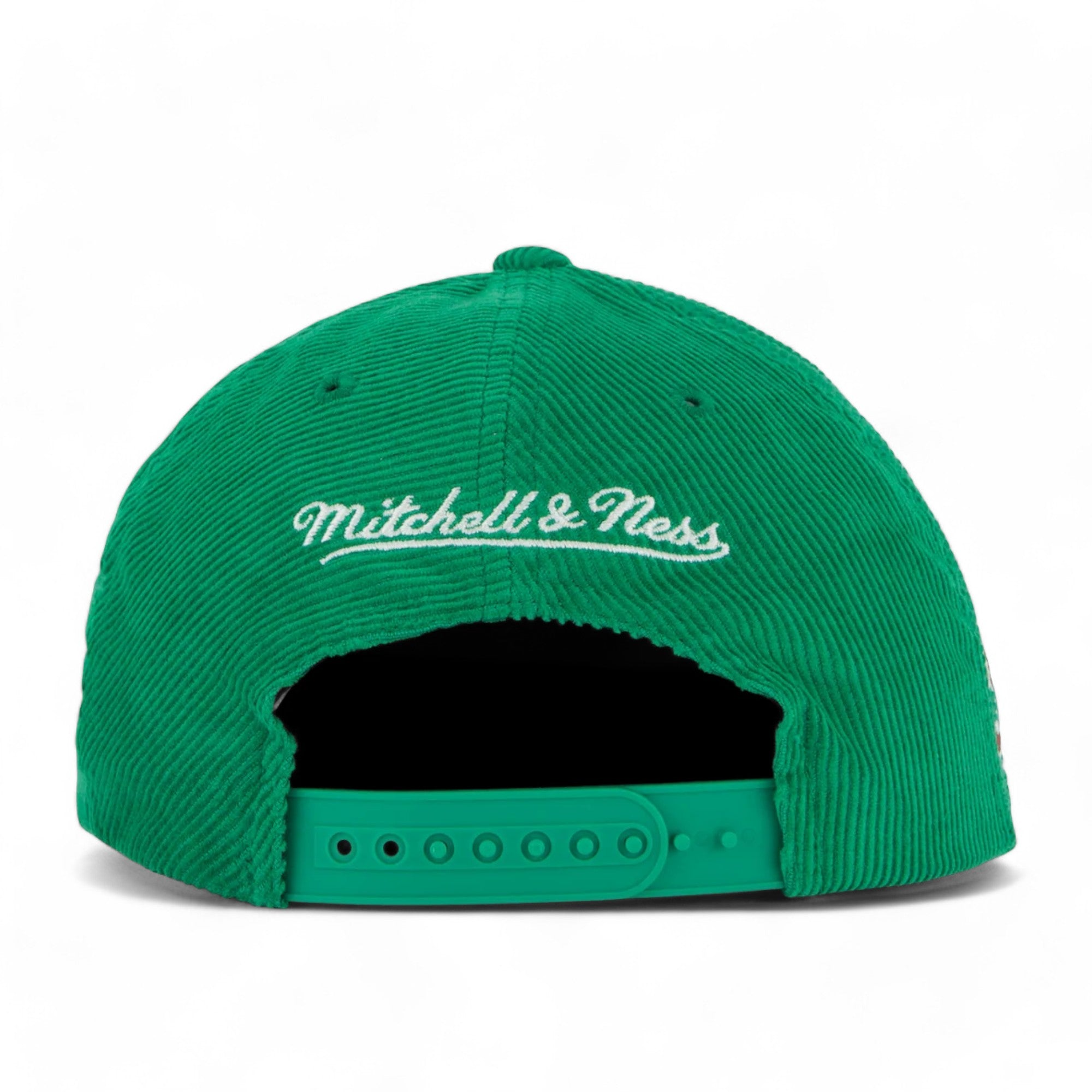 MENS MITCHELL & NESS NBA ALL DIRECTIONS SNAPBACK HWC BUCKS - GREEN