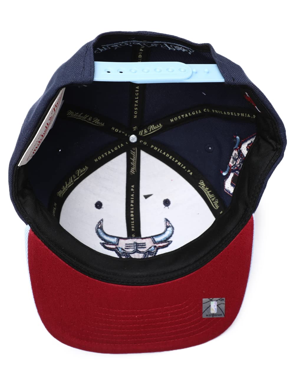 MENS MITCHELL & NESS NBA SKYBERRY COBBLER SNAPBACK BULLS - NAVY-LIGHT BLUE