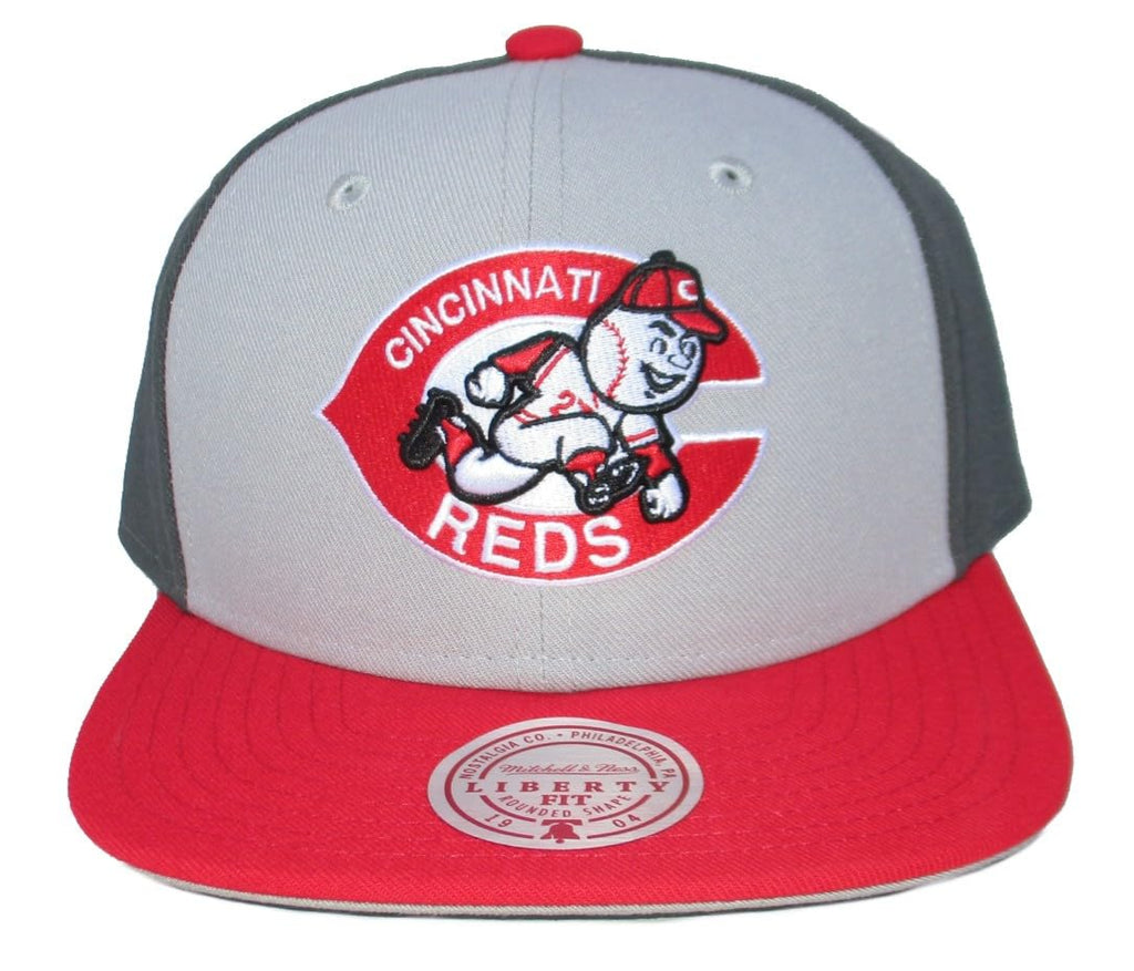 MENS MITCHELL & NESS MLB TRIPLE PLAY LIBERTY SNAPBACK COOP REDS