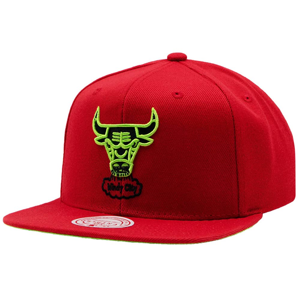 Mens MITCHELL & NESS NBA REVERSE CANDY APPLE SNAPBACK HWC BULLS