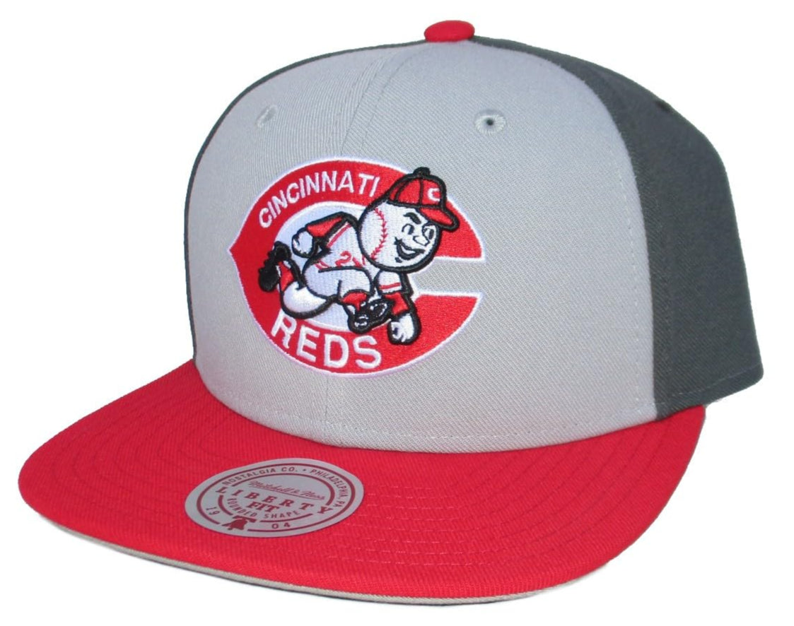 MENS MITCHELL & NESS MLB TRIPLE PLAY LIBERTY SNAPBACK COOP REDS