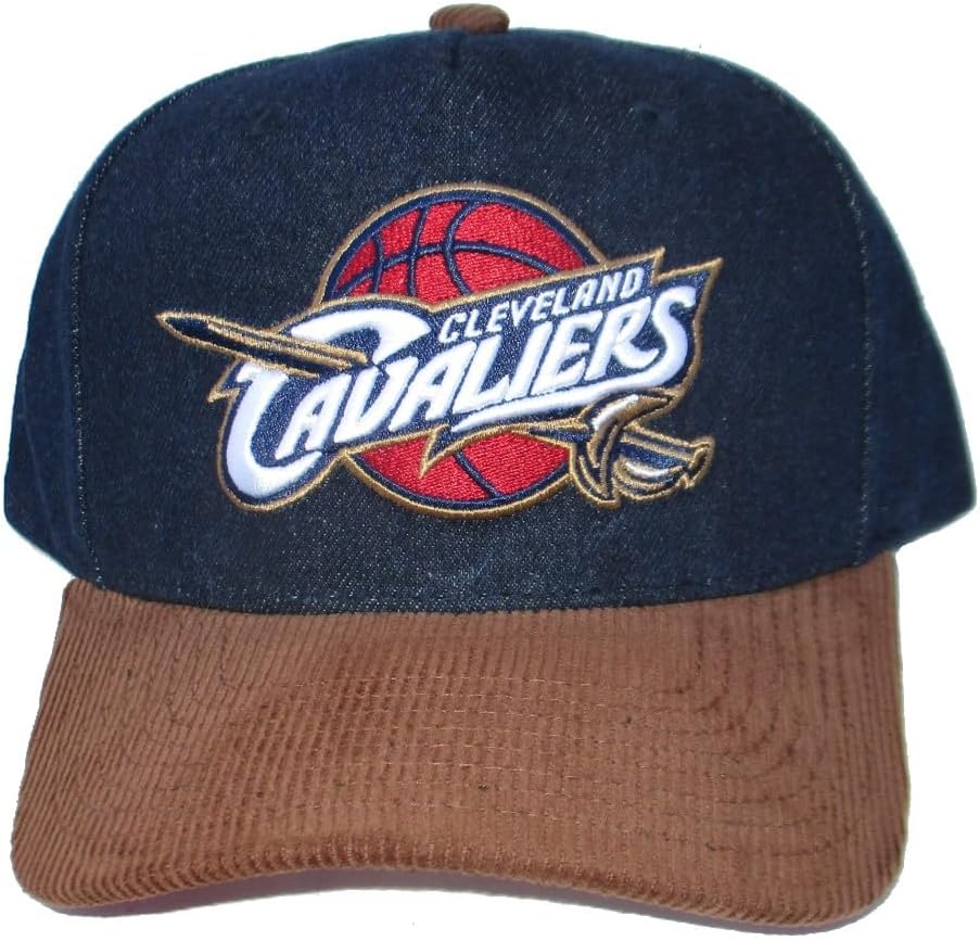 Mens Mitchell & Ness NBA D-STRESSED PRO SNAPBACK HWC CAVALIERS
