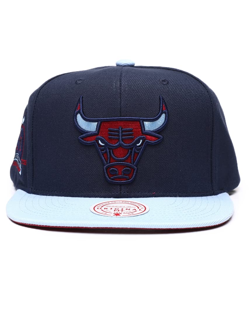 MENS MITCHELL & NESS NBA SKYBERRY COBBLER SNAPBACK BULLS - NAVY-LIGHT BLUE
