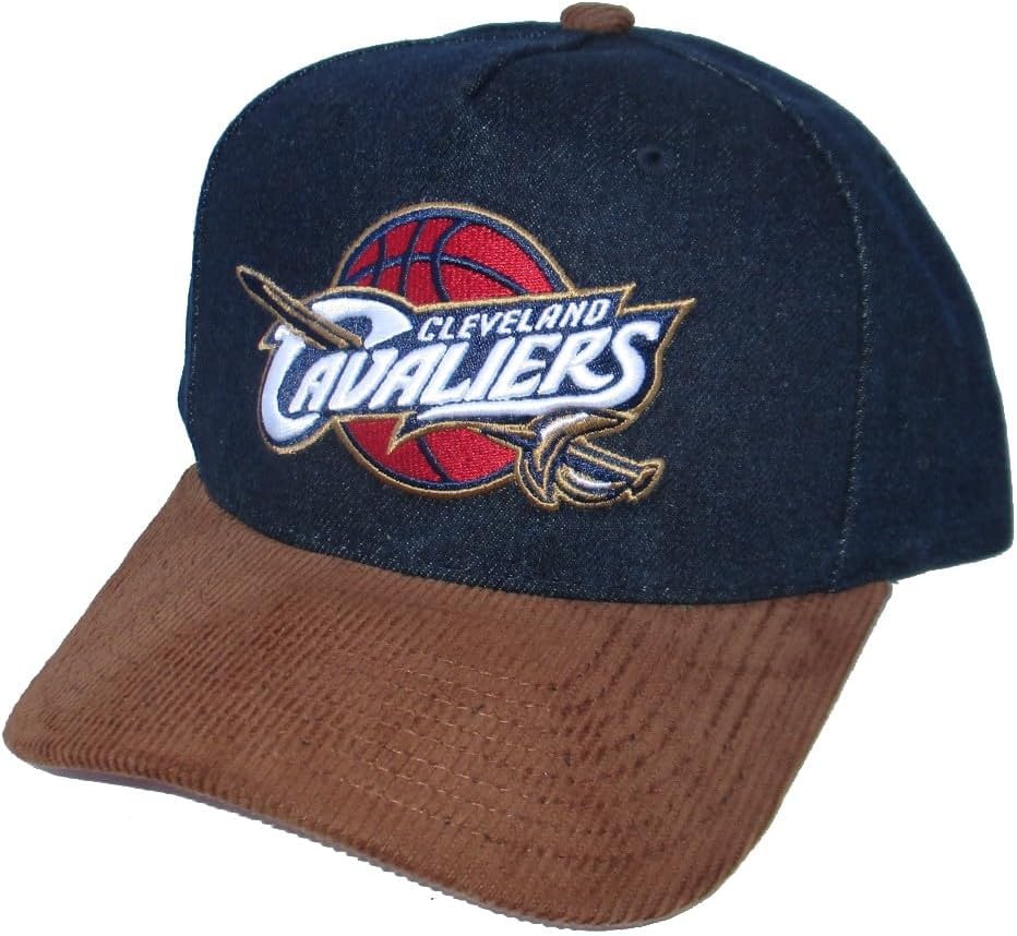 Mens Mitchell & Ness NBA D-STRESSED PRO SNAPBACK HWC CAVALIERS