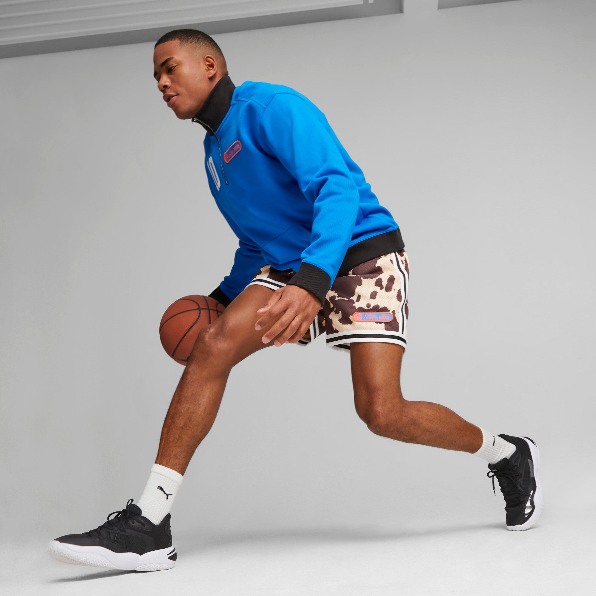 [622035-01] MENS PUMA CLYDES CLOSET AOP SHORT 1