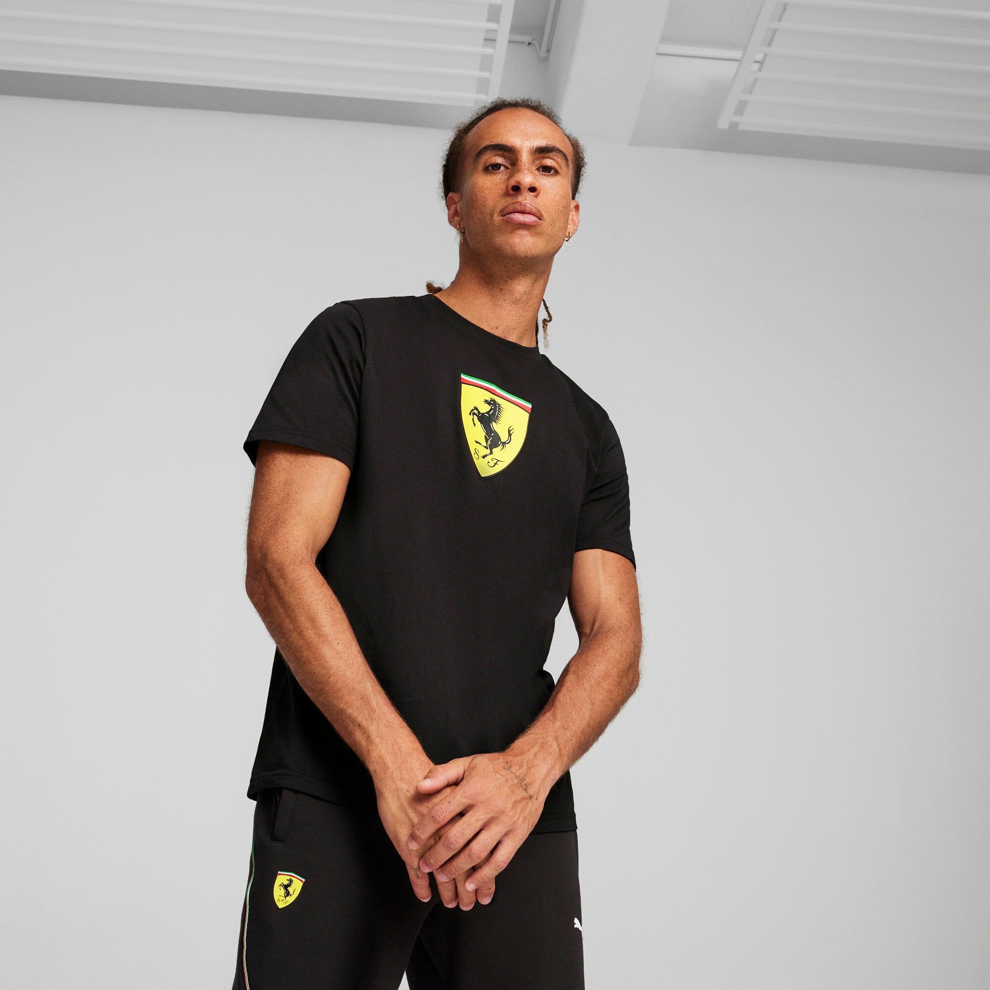 [623805-01] MENS PUMA FERRARI RACE BIG SHIELD T COLOURED