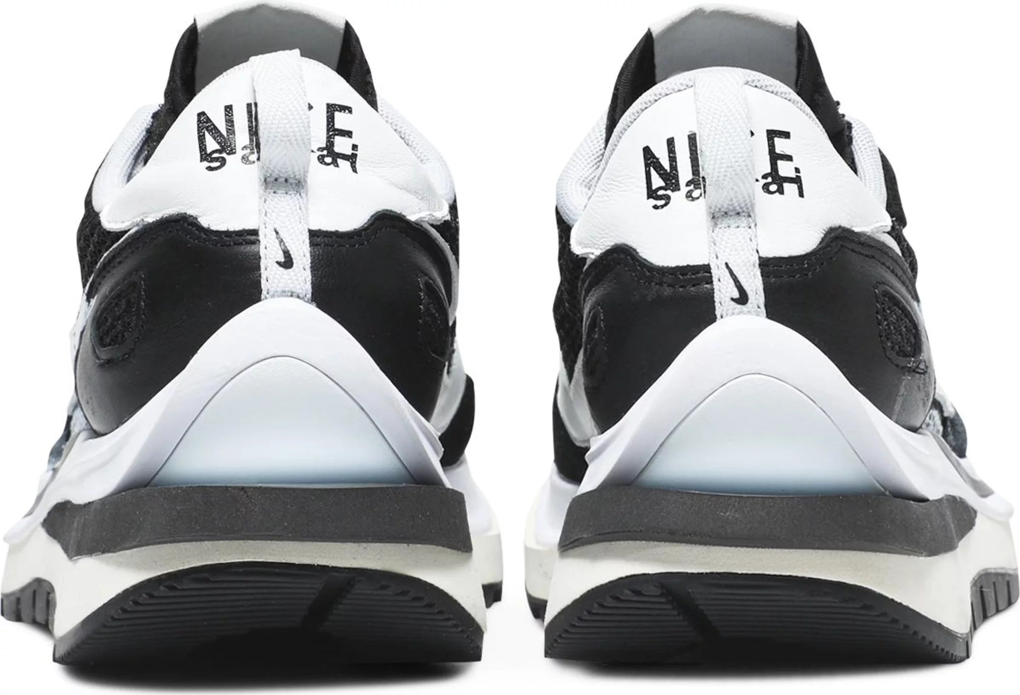 [CV1363-001] Mens Nike Vaporwaffle 'sacai Black White'