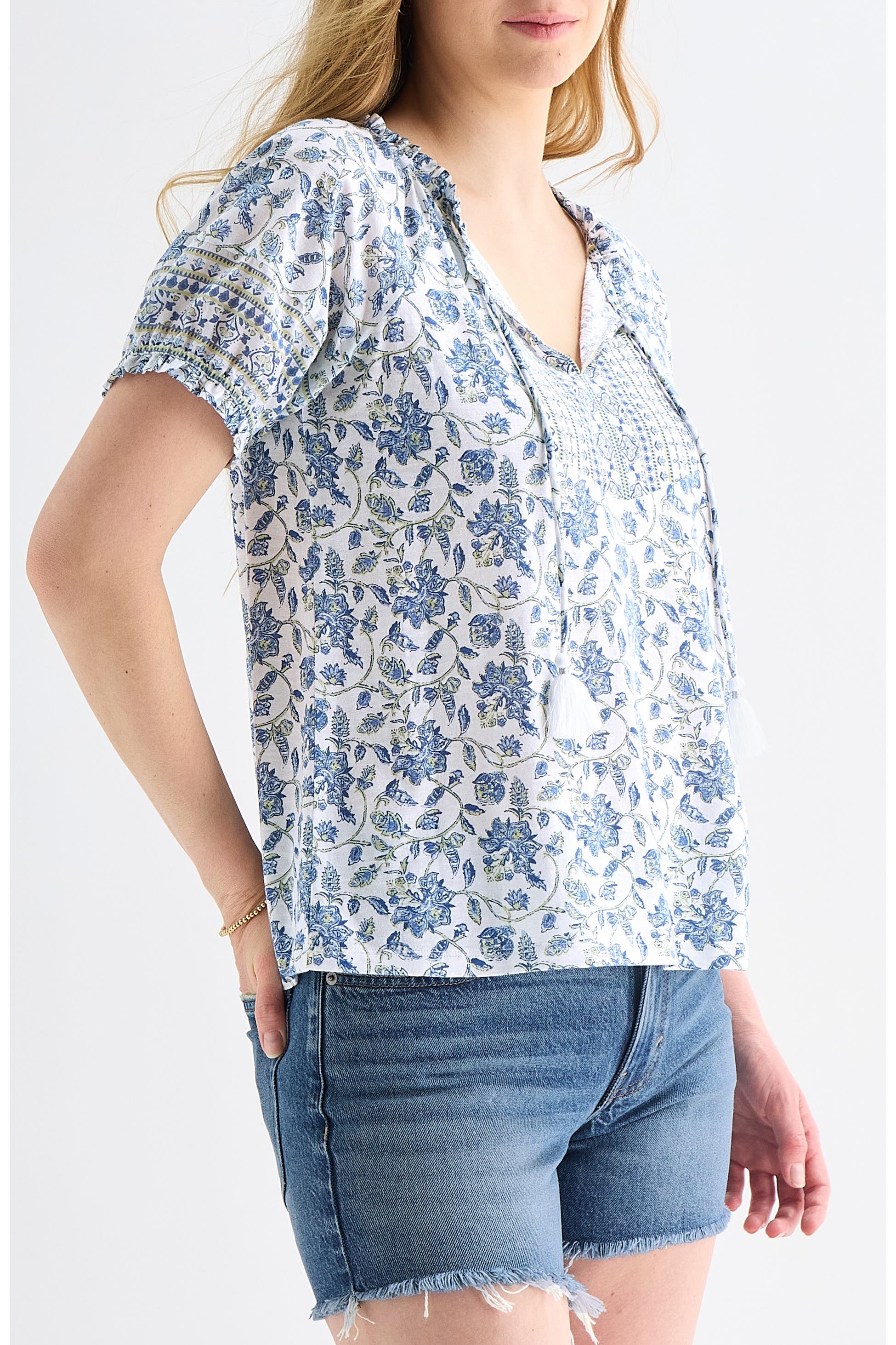 [159549-460] WOMENS LUCKY BRAND SHORT SLEEVE NOTCH NECK - BLUE MULTI
