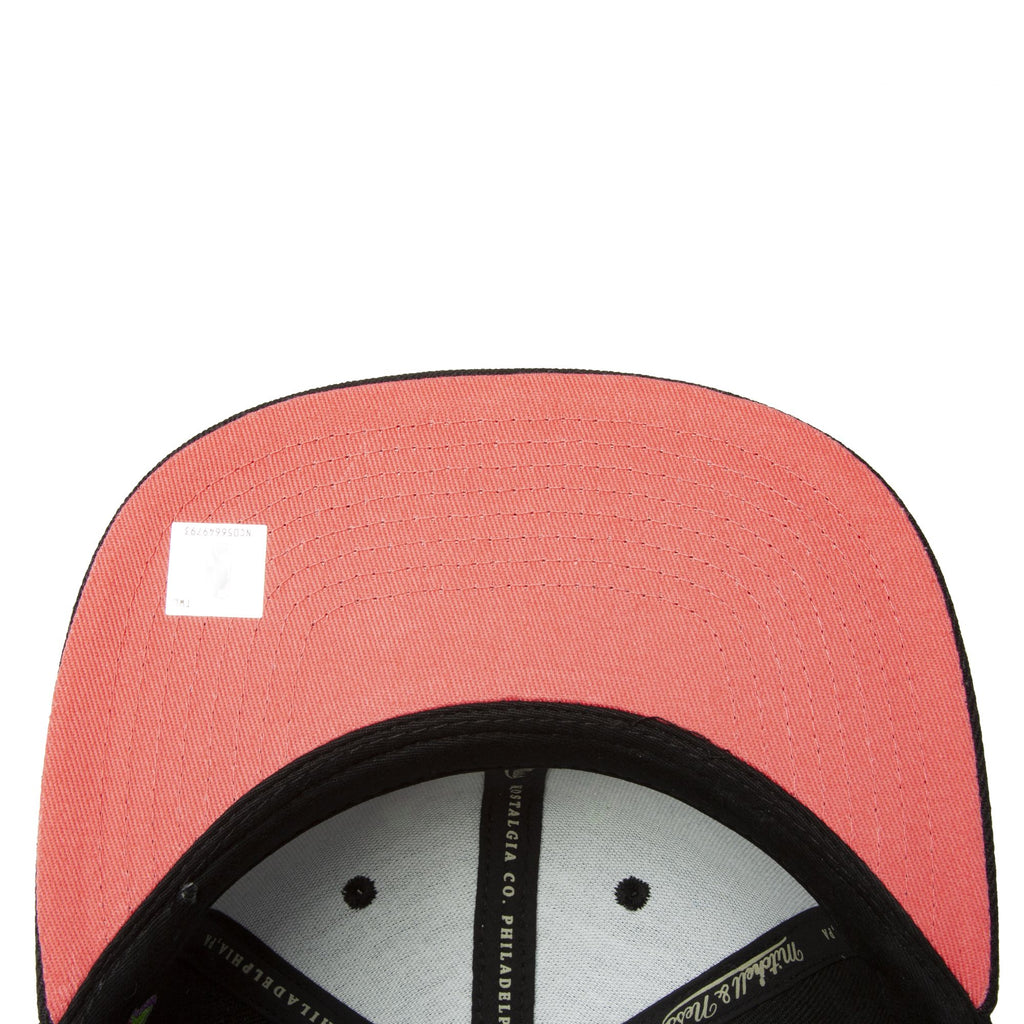 MENS MITCHELL & NESS NBA COLOR BOMB FITTED HWC BULLS - BLACK