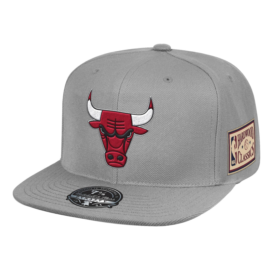 Mens Mitchell & Ness NBA CHAMP PATCH FITTED HWC BULLS