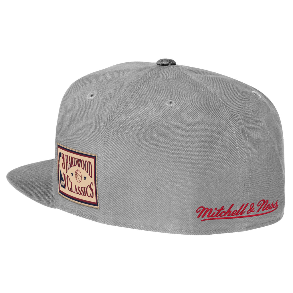 Mens Mitchell & Ness NBA CHAMP PATCH FITTED HWC BULLS
