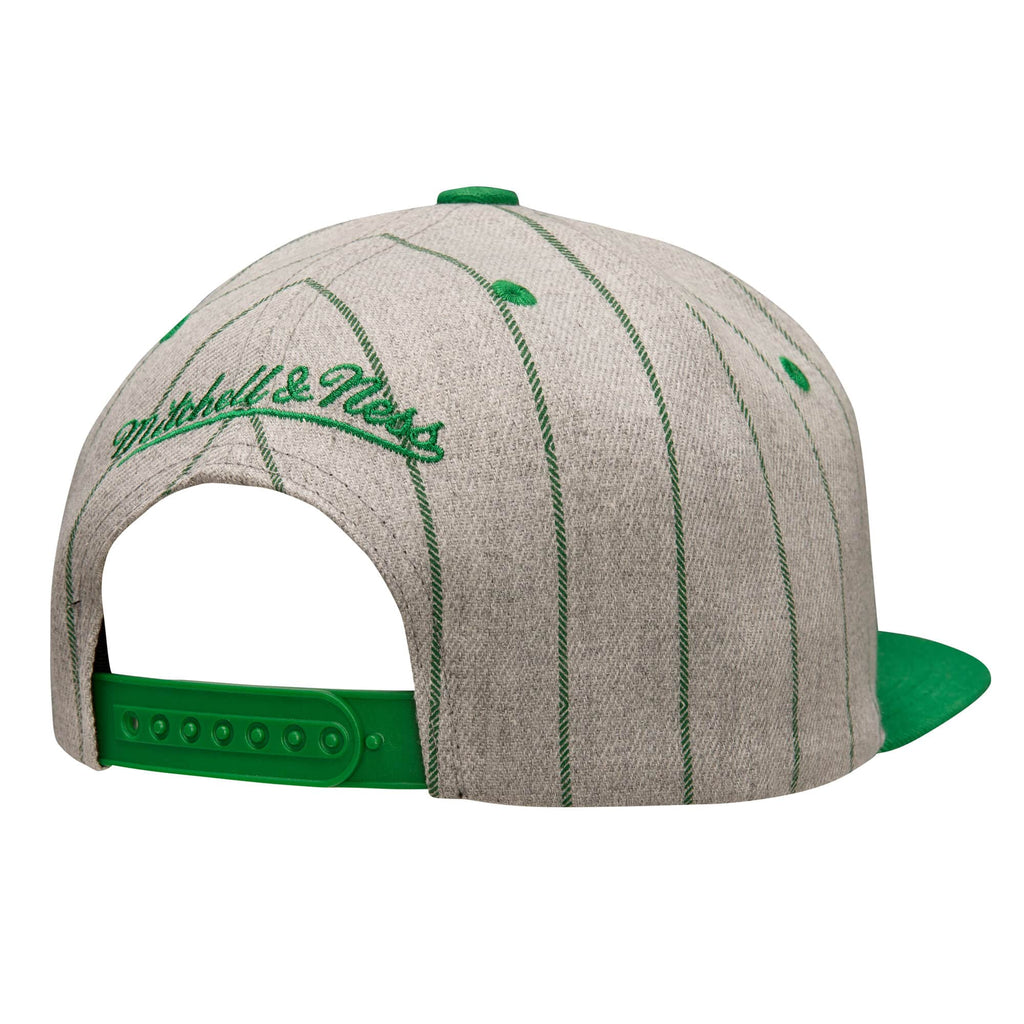 Mens Mitchell & Ness NBA GRAY PIN POP SNAPBACK BUCKS