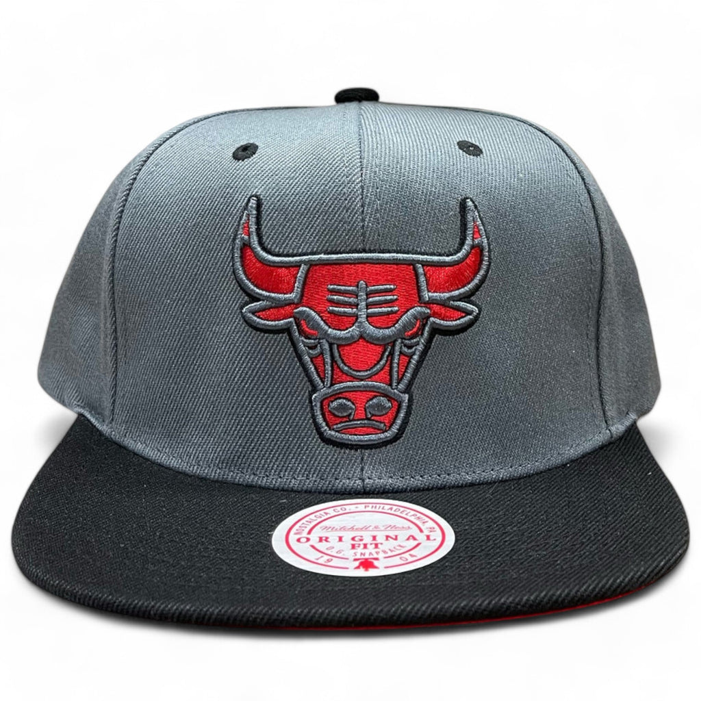 MENS MITCHELL & NESS NBA RELOAD SNAPBACK NBA BULLS - GREY-BLACK
