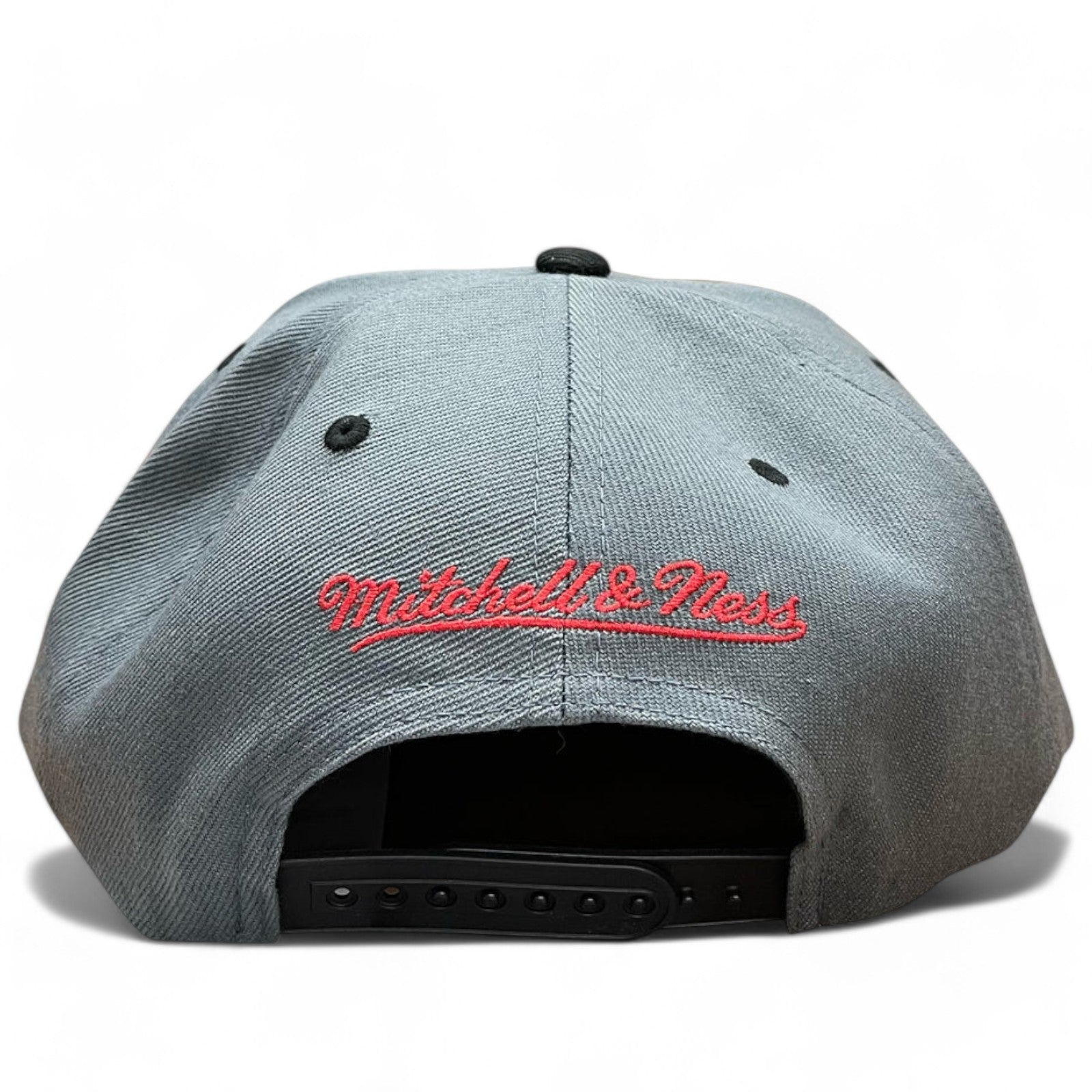 MENS MITCHELL & NESS NBA RELOAD SNAPBACK NBA BULLS - GREY-BLACK