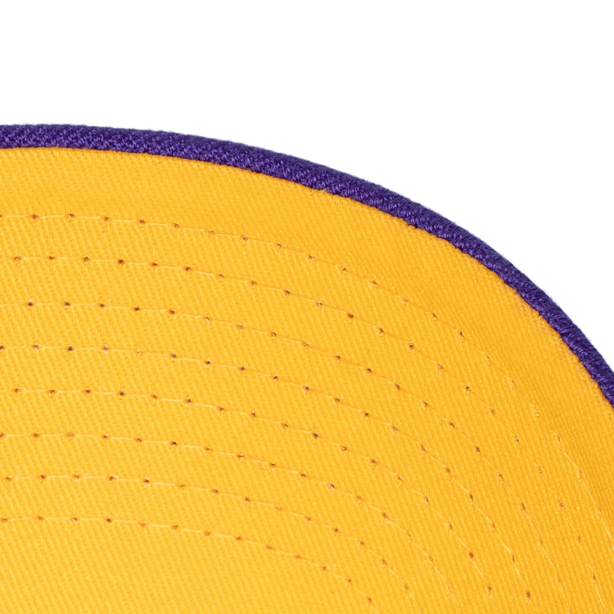 MENS MITCHELL & NESS NBA CHAMP WRAP PRO SNAPBACK LAKERS - PURPLE