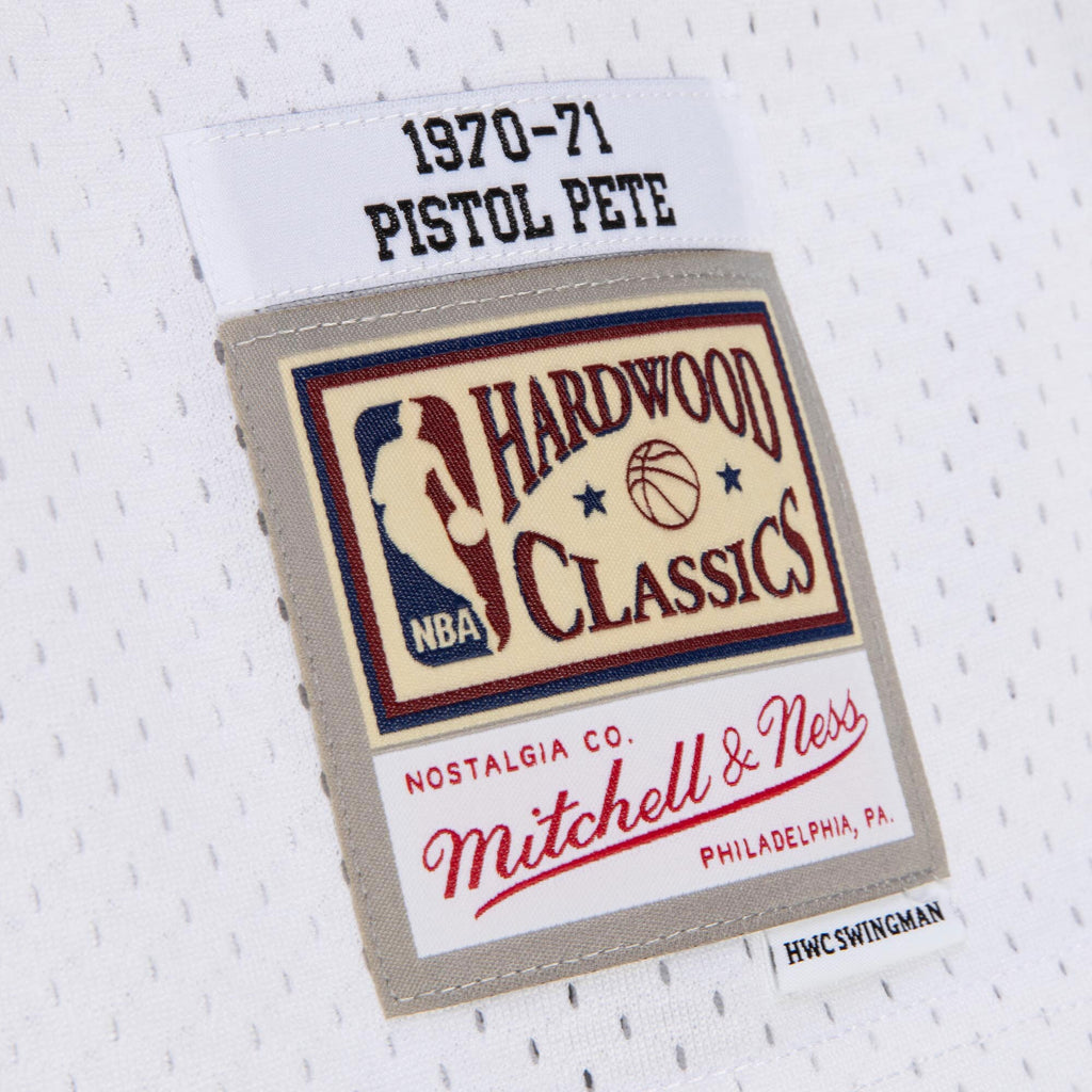 Mens Mitchell & Ness NBA WHITE JERSEY HAWKS 1970 PETE MARAVICH