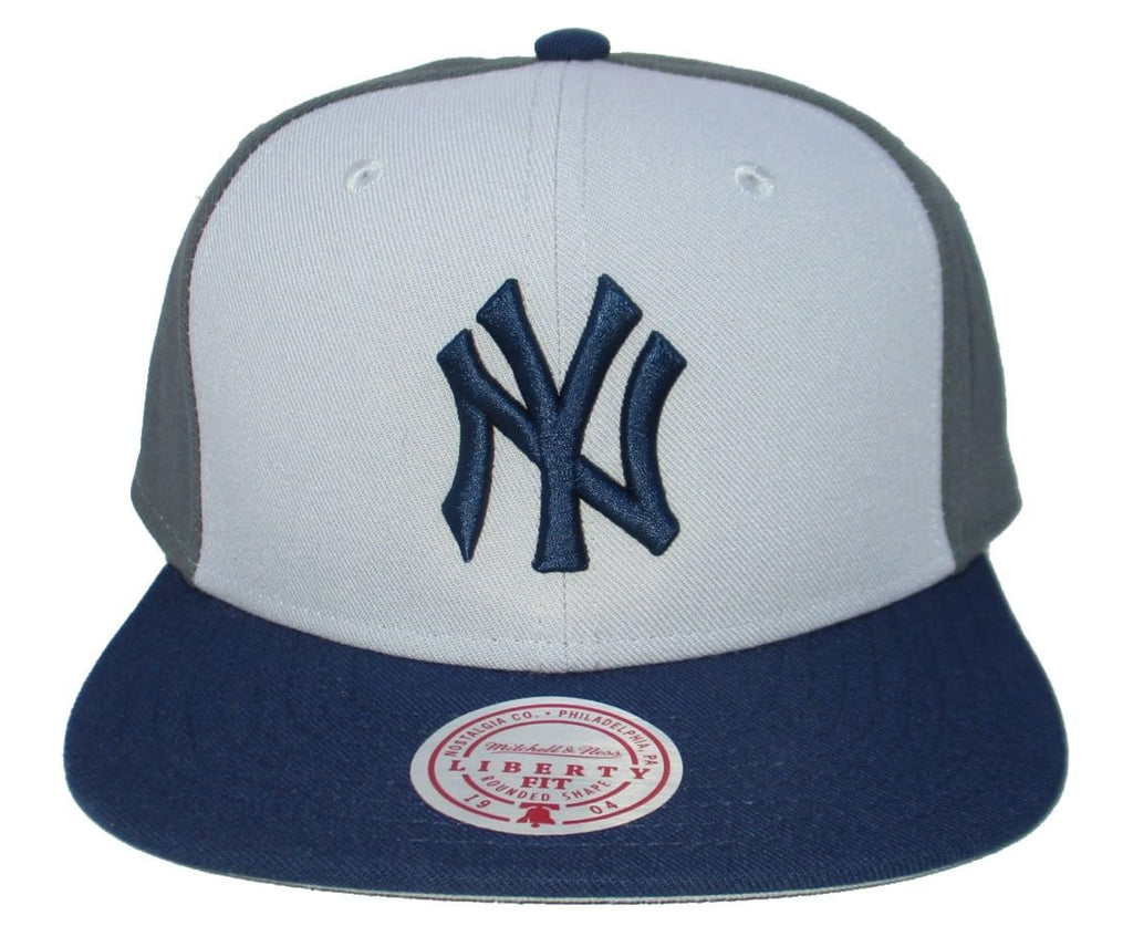 [HY11518-NYYGREY] MENS MITCHELL & NESS MLB TRIPLE PLAY LIBERTY SNAPBACK YANKEES