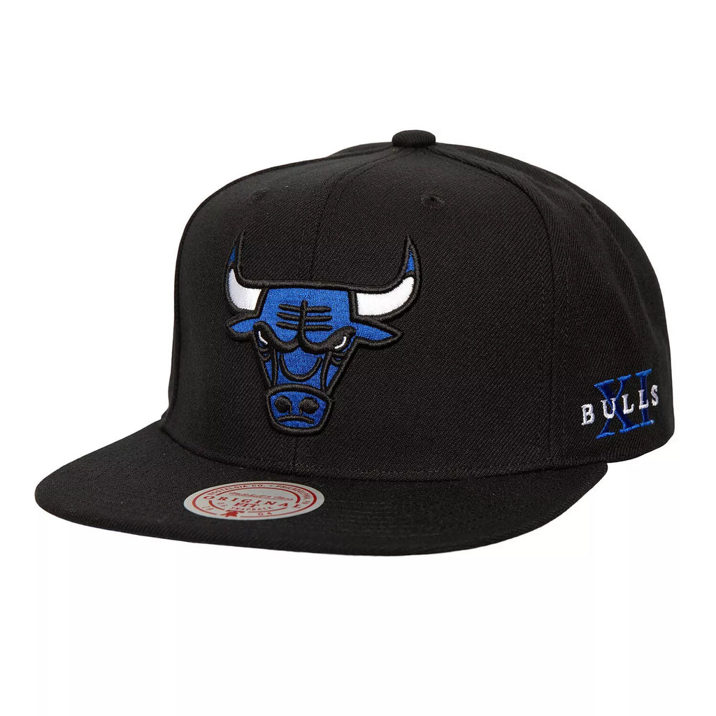 Mens Mitchell & Ness NBA CORE XI SNAPBACK BULLS