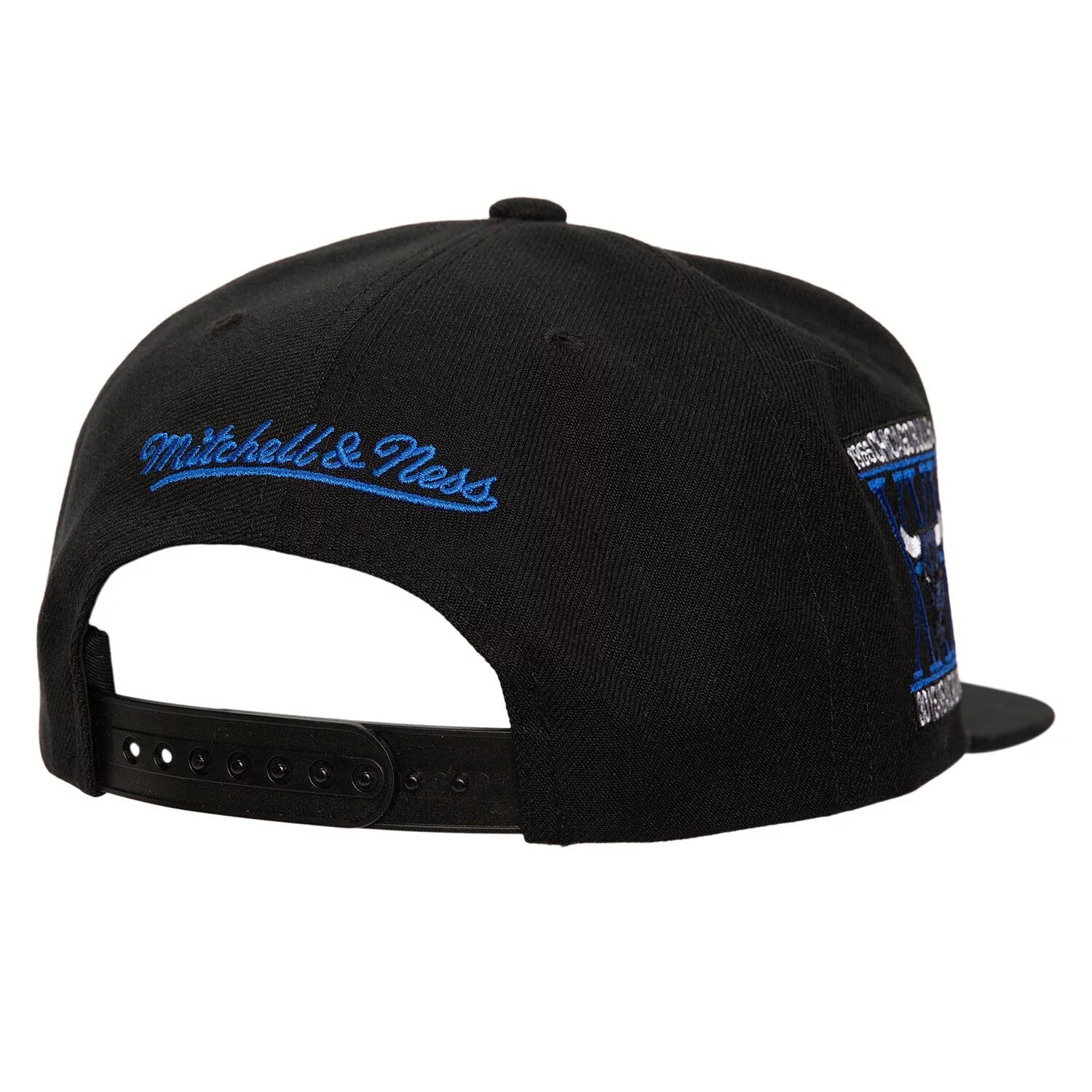 Mens Mitchell & Ness NBA CORE XI SNAPBACK BULLS