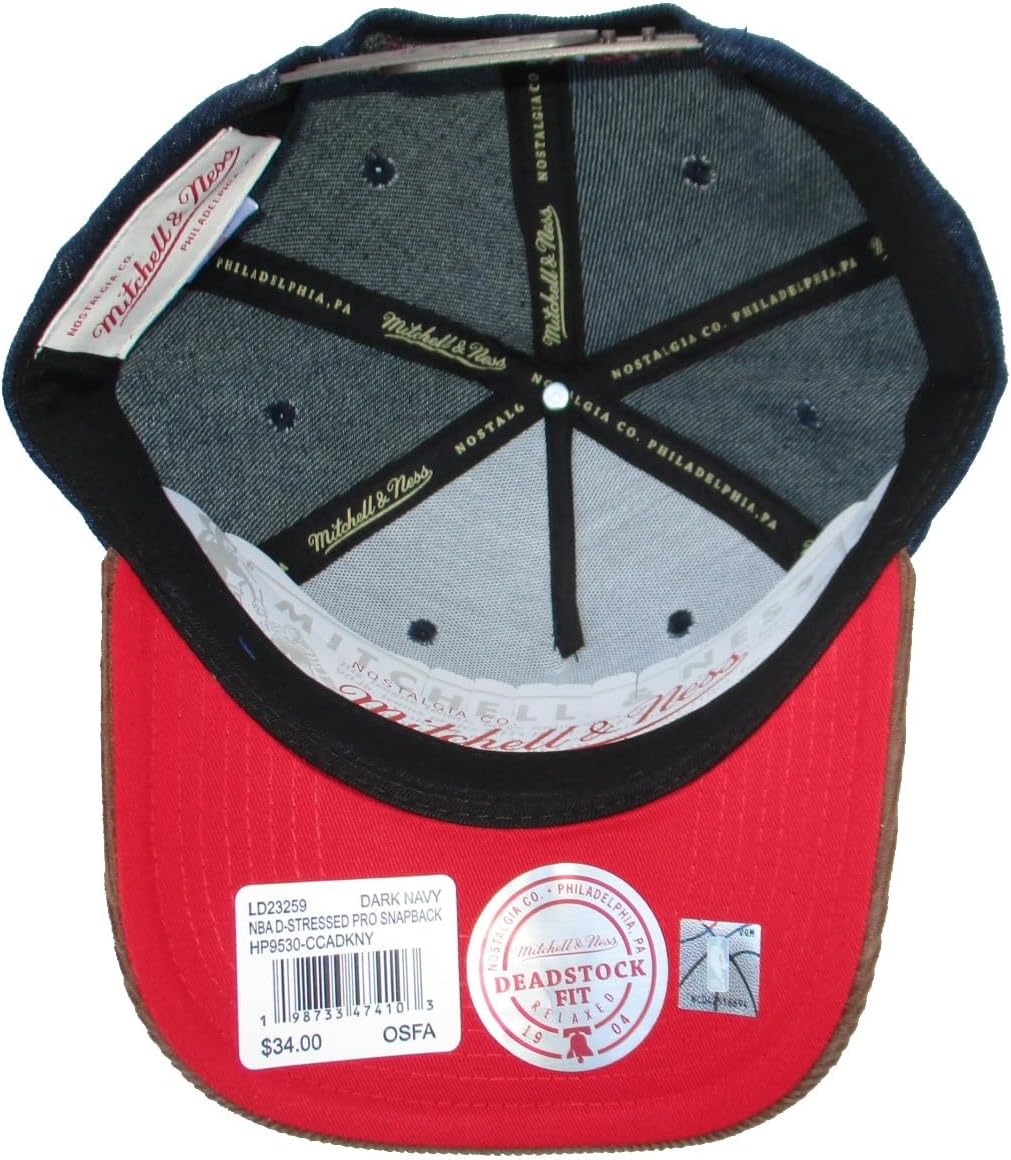 Mens Mitchell & Ness NBA D-STRESSED PRO SNAPBACK HWC CAVALIERS