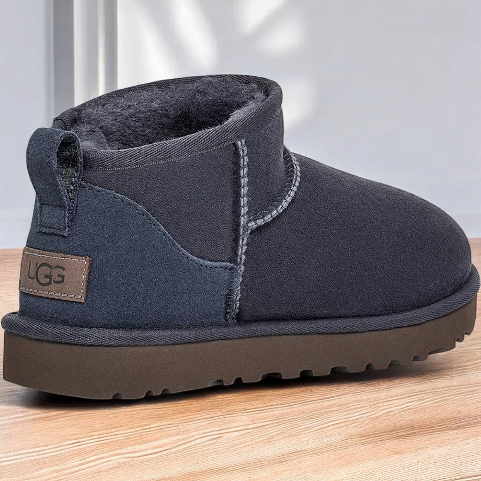 [1116109-EVB] Womens UGG CLASSIC ULTRA MINI