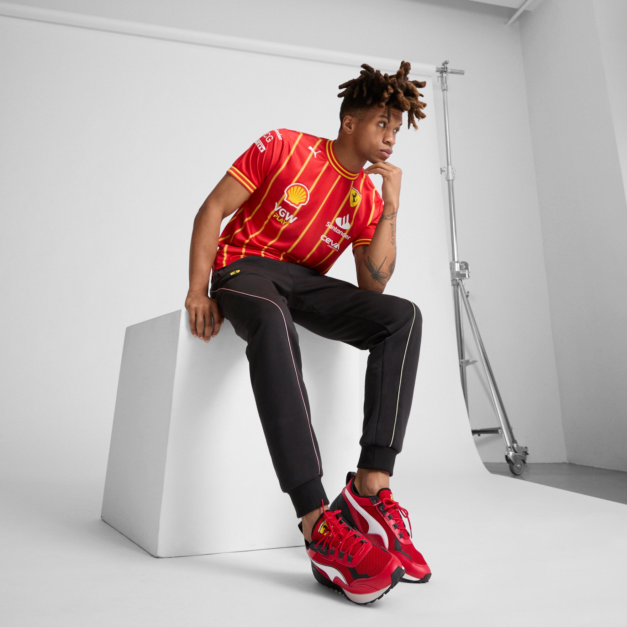 [763608-02] MENS PUMA SF SCUDERIA FERRARI TEAM SOCCER JERSEY