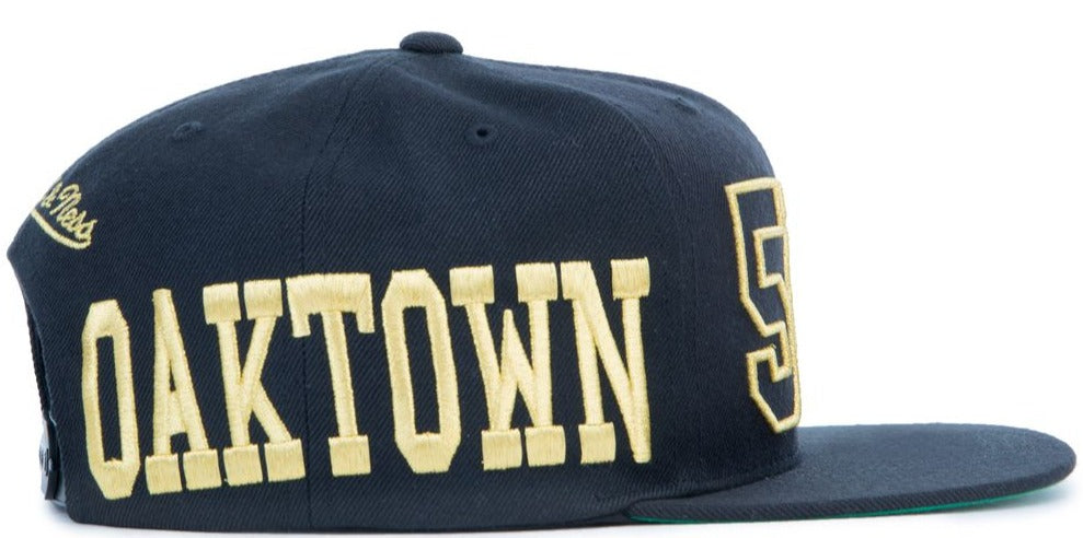 [6HSSBLCK-GSWMM18248] MENS NBA GOLDEN STATE WARRIORS GOLD OAKTOWN SNAPBACK