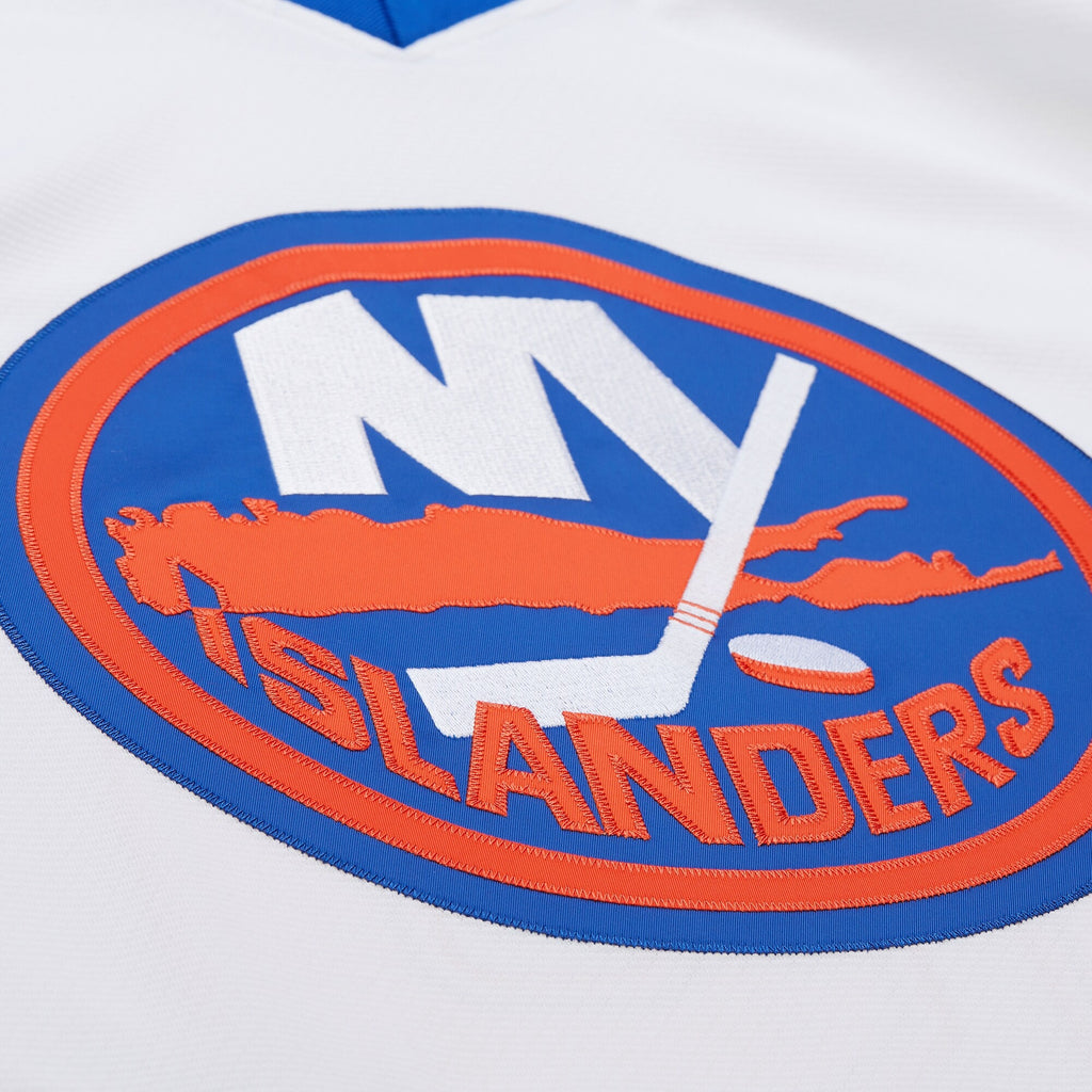 MENS MITCHELL & NESS NHL WHITE JERSEY ISLANDERS 1980 BRYAN TROTTIER