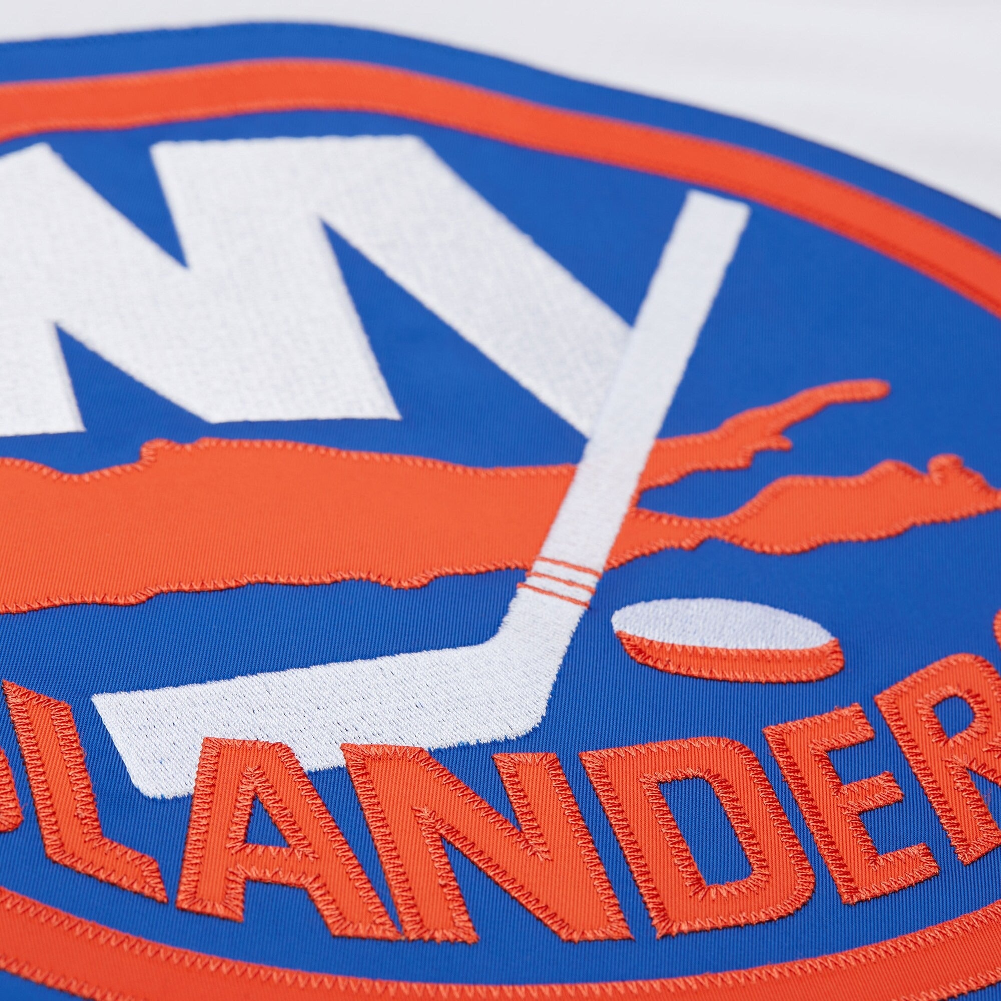 MENS MITCHELL & NESS NHL WHITE JERSEY ISLANDERS 1980 BRYAN TROTTIER
