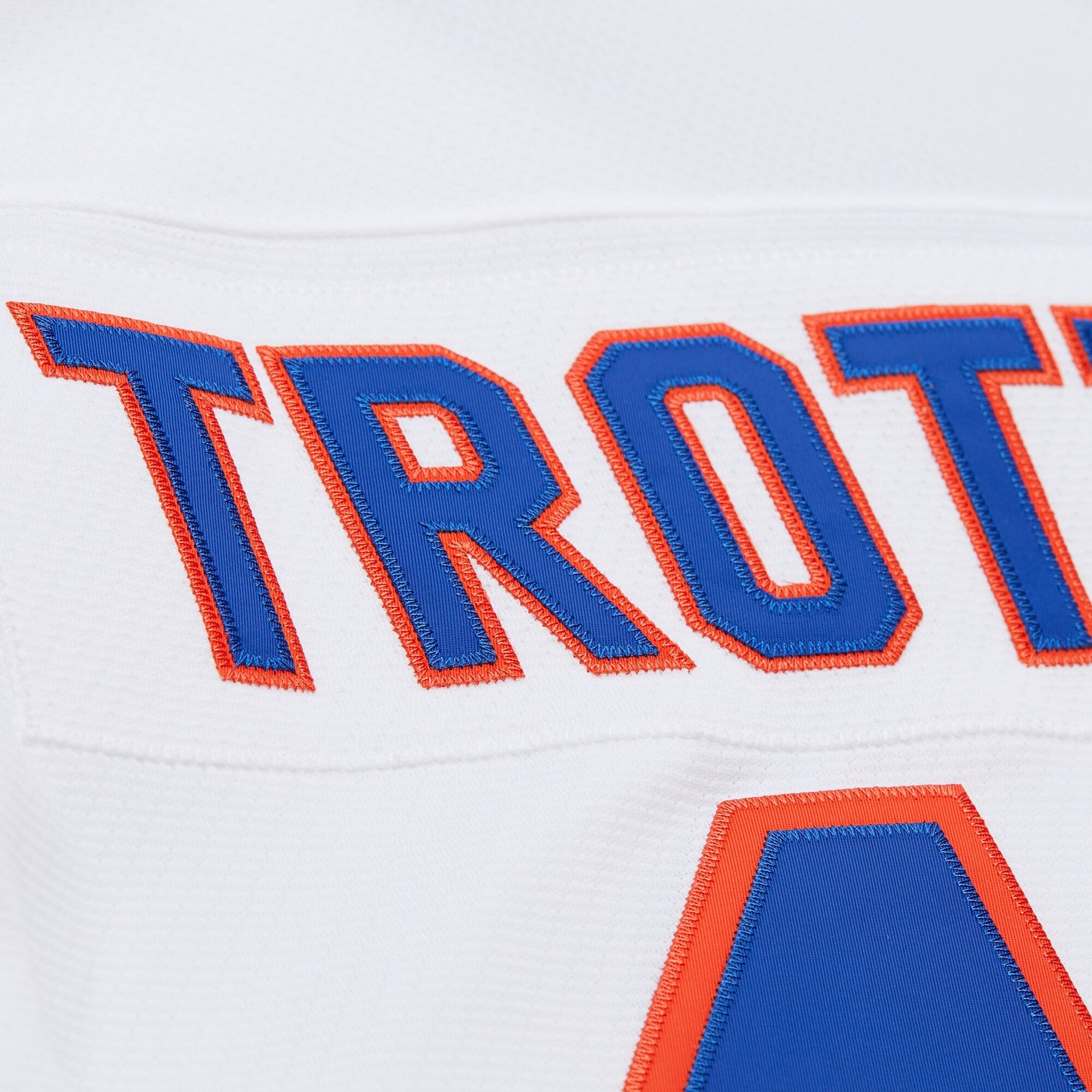 MENS MITCHELL & NESS NHL WHITE JERSEY ISLANDERS 1980 BRYAN TROTTIER
