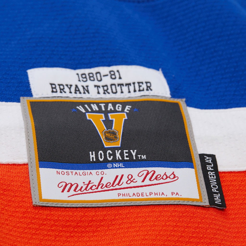 MENS MITCHELL & NESS NHL WHITE JERSEY ISLANDERS 1980 BRYAN TROTTIER