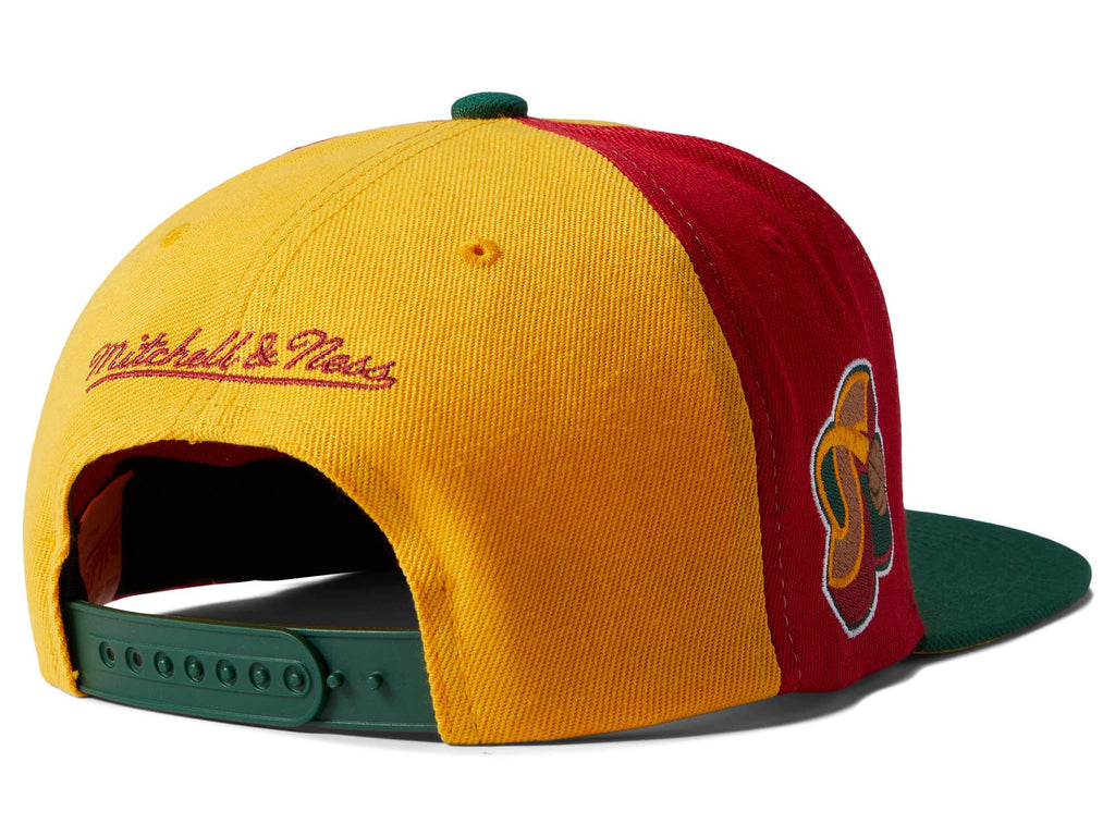 Mens Mitchell & Ness NBA ON THE BLOCK SNAPBACK HWC SUPERSONICS