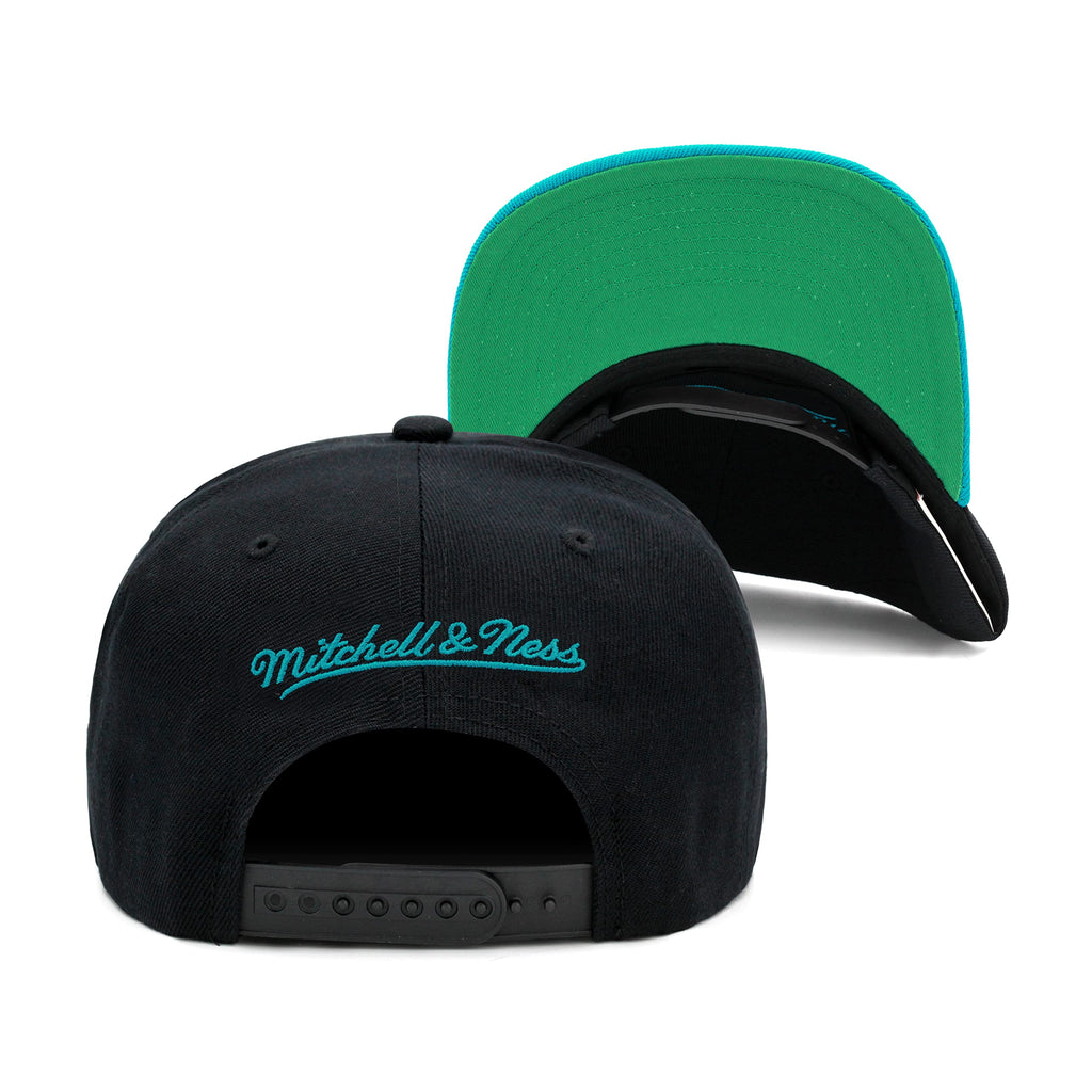MENS MITCHELL & NESS NBA TEAM SCRIPT 2.0 SNAPBACK HWC HORNETS