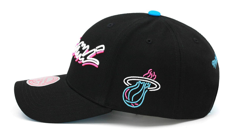 [6LSSMO19315-MHEBLCK] MENS NBA MIAMI HEAT NEON VICE LIGHTS WORDMARK LOW SNAPBACK