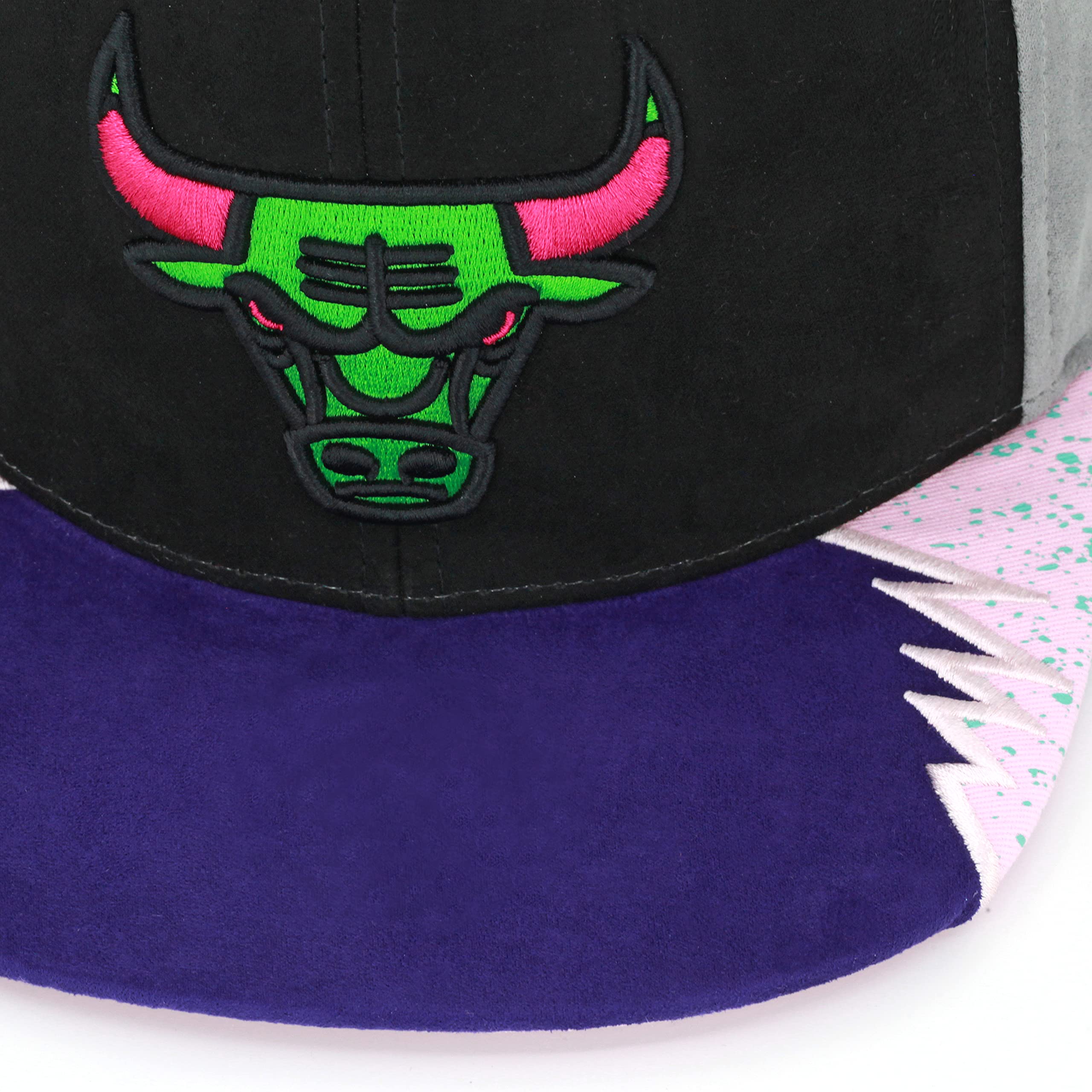 MENS MITCHELL & NESS NBA DAY 5 SNAPBACK BULLS - BLACK-GREY
