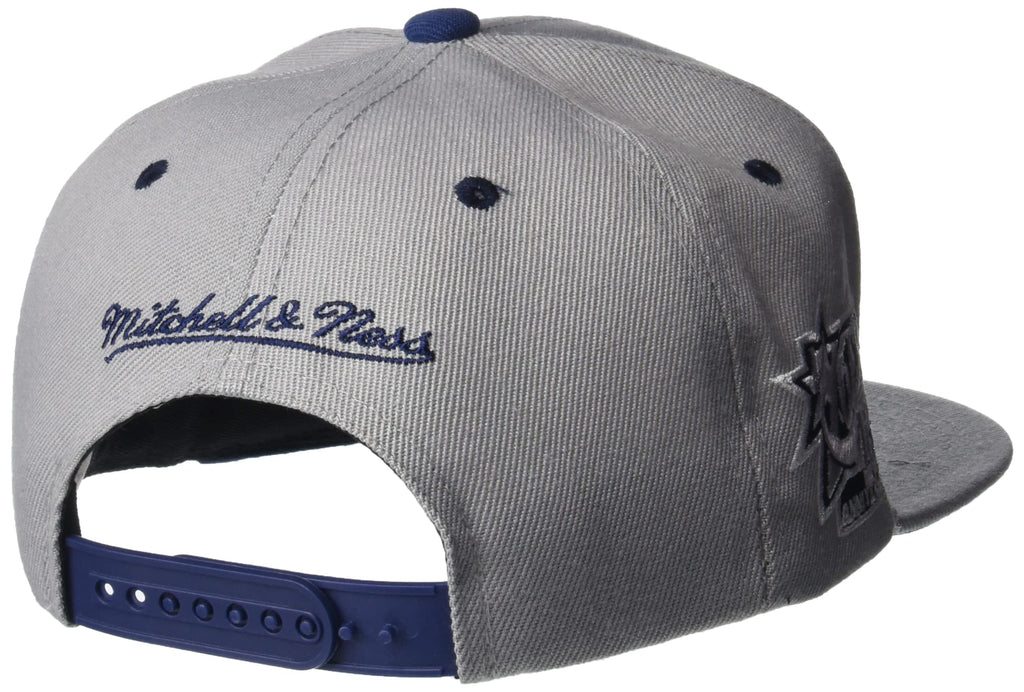 MENS MITCHELL & NESS NBA THE DISTRICT SNAPBACK HWC 76ERS - GREY