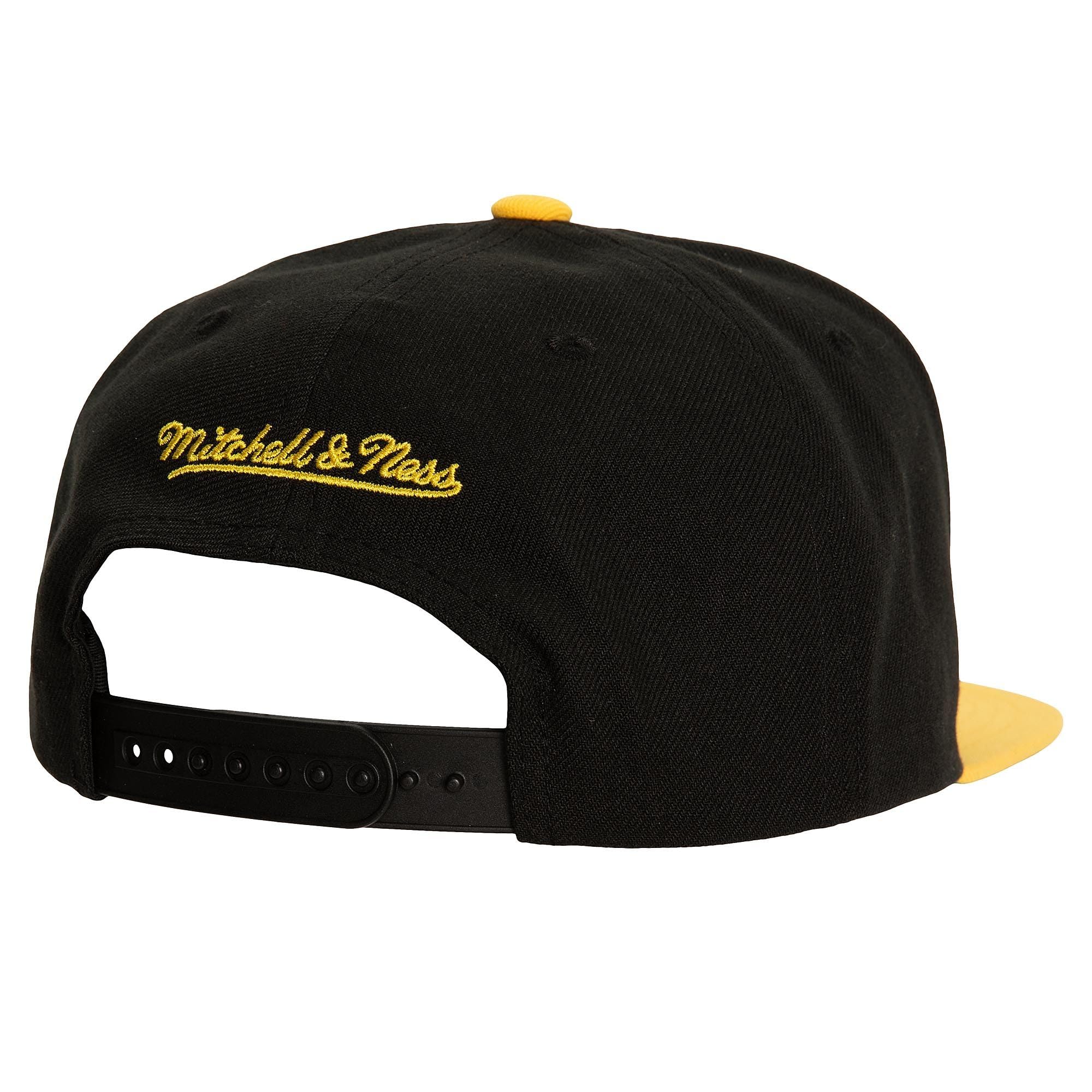 Mens Mitchell & Ness MLB EVERGREEN SCRIPT SNAPBACK PIRATES