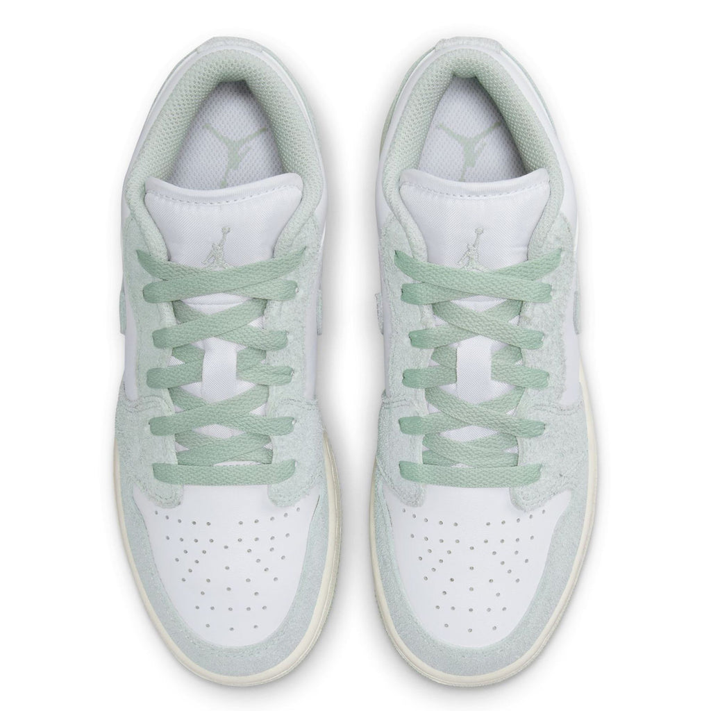 [FN9137-131] GRADE SCHOOL AIR JORDAN RETRO 1 LOW SE (GS) 'WHITE SEAFOAM'
