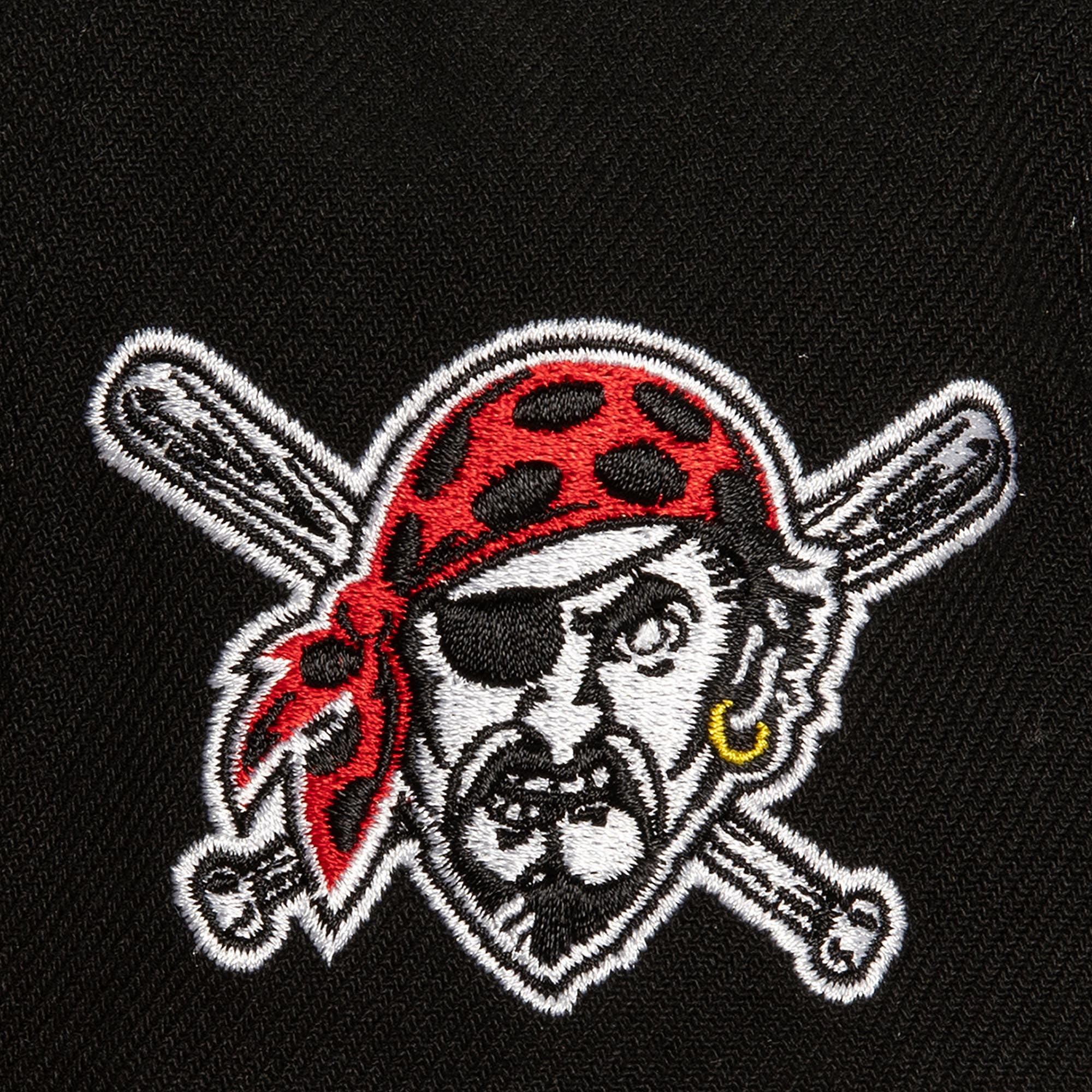 Mens Mitchell & Ness MLB EVERGREEN SCRIPT SNAPBACK PIRATES
