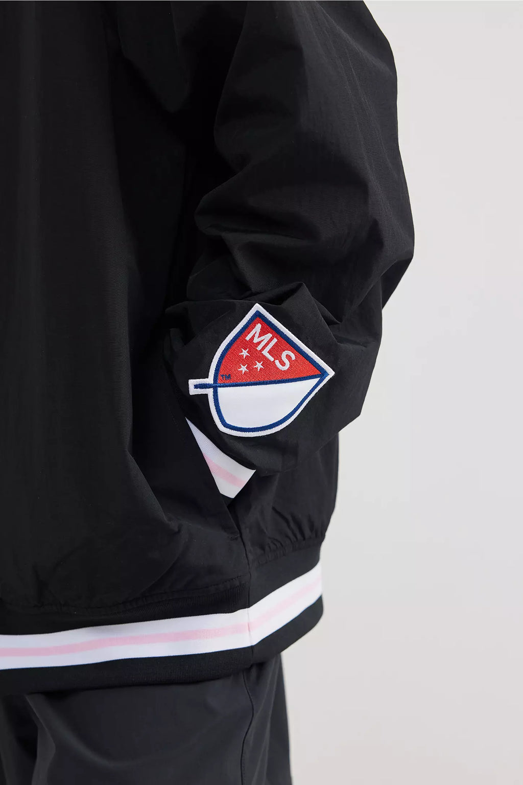 MENS MITCHELL & NESS MLS CLASSIC NYLON PULLOVER CURRENT LOGO MIAMI CF