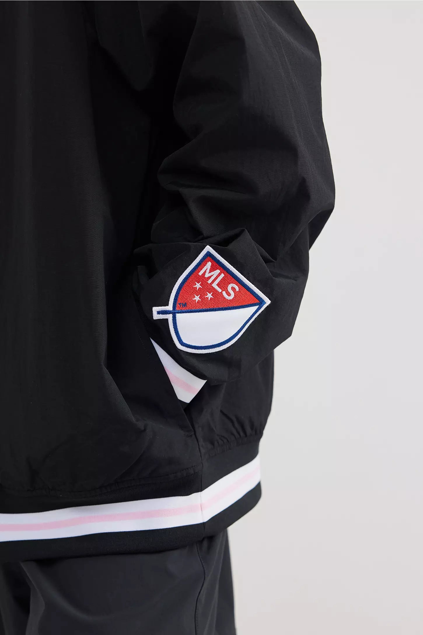 MENS MITCHELL & NESS MLS CLASSIC NYLON PULLOVER CURRENT LOGO MIAMI CF