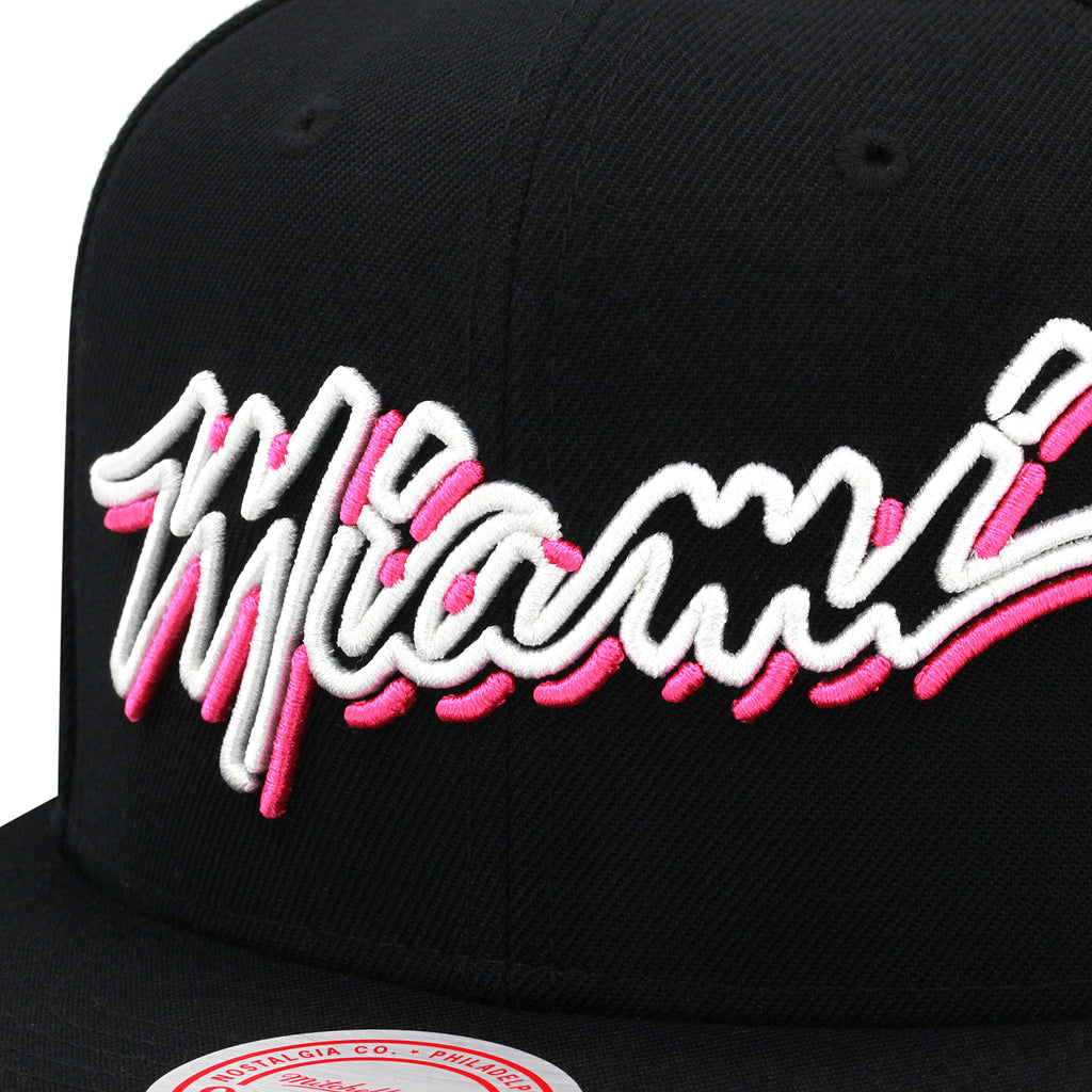 [6HSSMO19313-MHEBLCK] MENS NBA MIAMI HEAT NEON VICE LIGHTS SNAPBACK