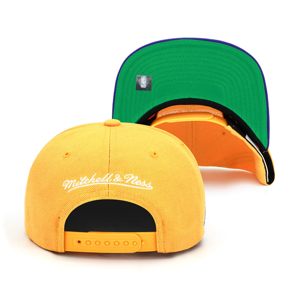 Mens MITCHELL & NESS NBA SPORTS SPECIALTY SNAPBACK HWC LAKERS