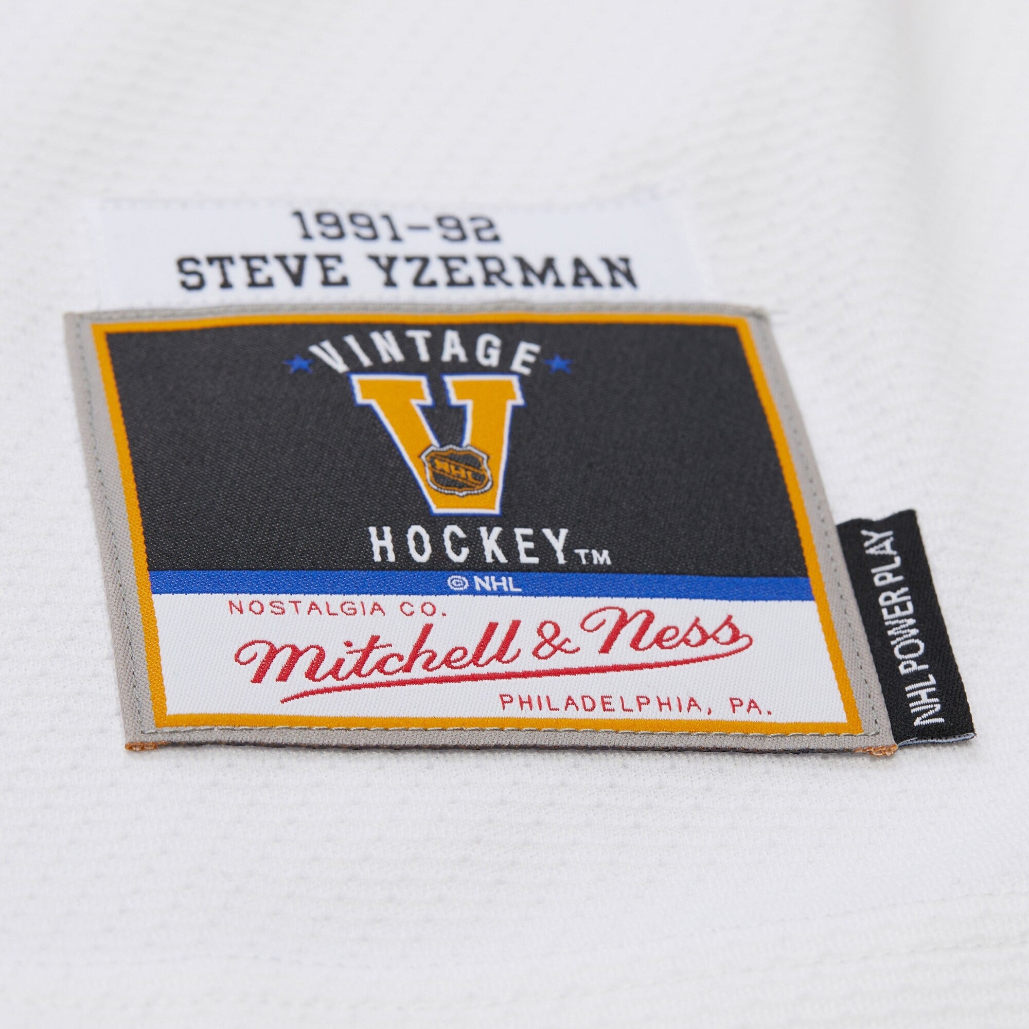 MENS MITCHELL & NESS NHL WHITE JERSEY RED WINGS 1991 STEVE YZERMAN