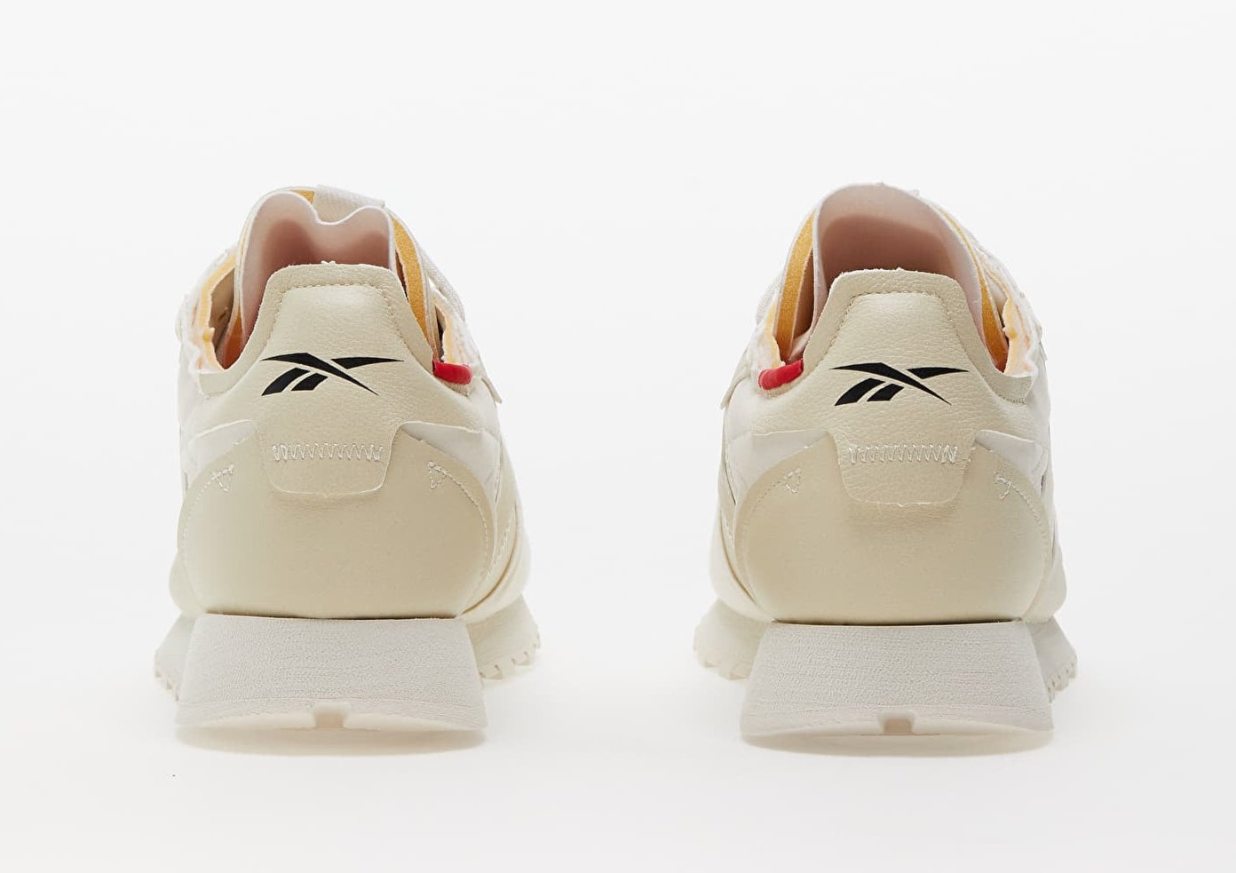 [100070145/IG9802] MENS REEBOK CLASSIC VEGAN X MILK MAKEUP EQUIPMENT ROOM