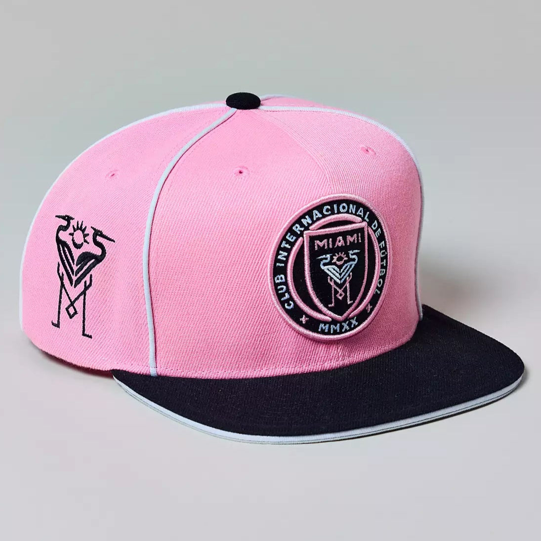 Mens Mitchell & Ness MLS PIPE SNAPBACK MIAMI CF